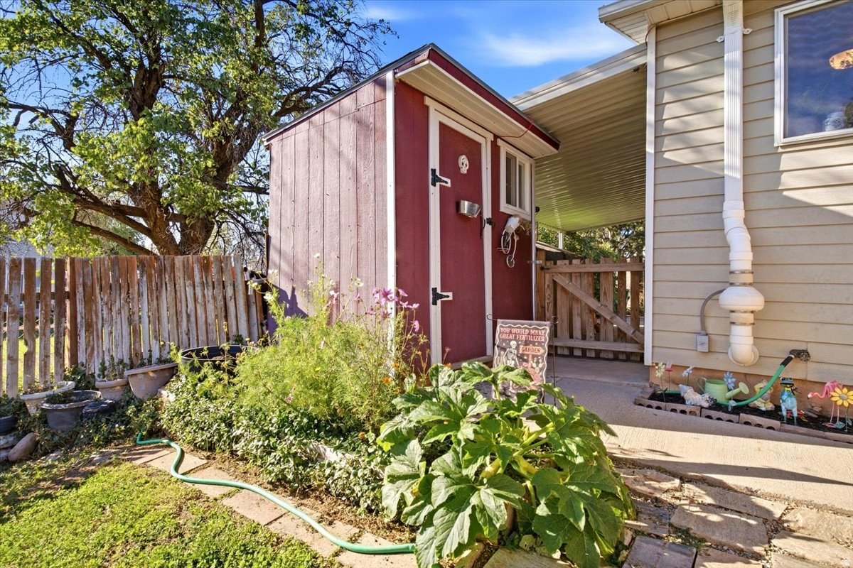 main property photo 18