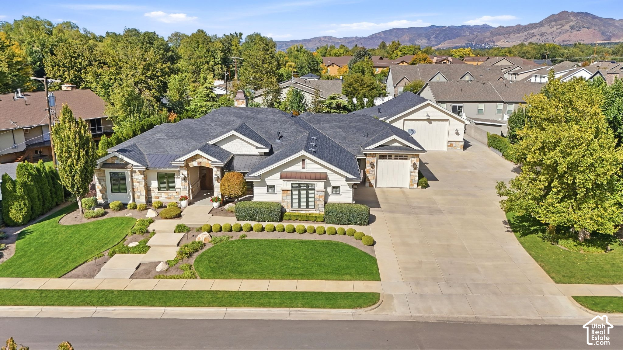 main property photo 14
