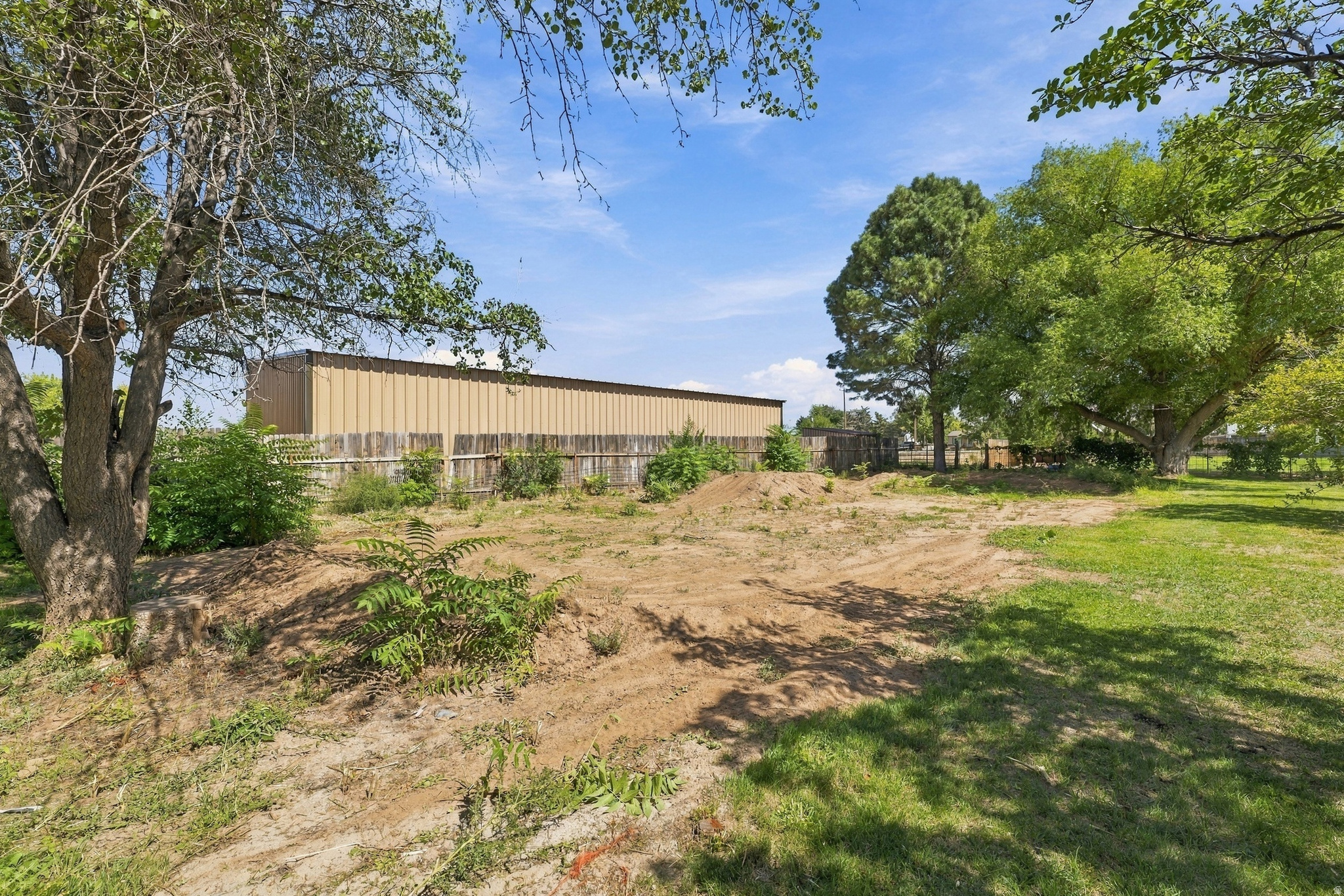 main property photo 30
