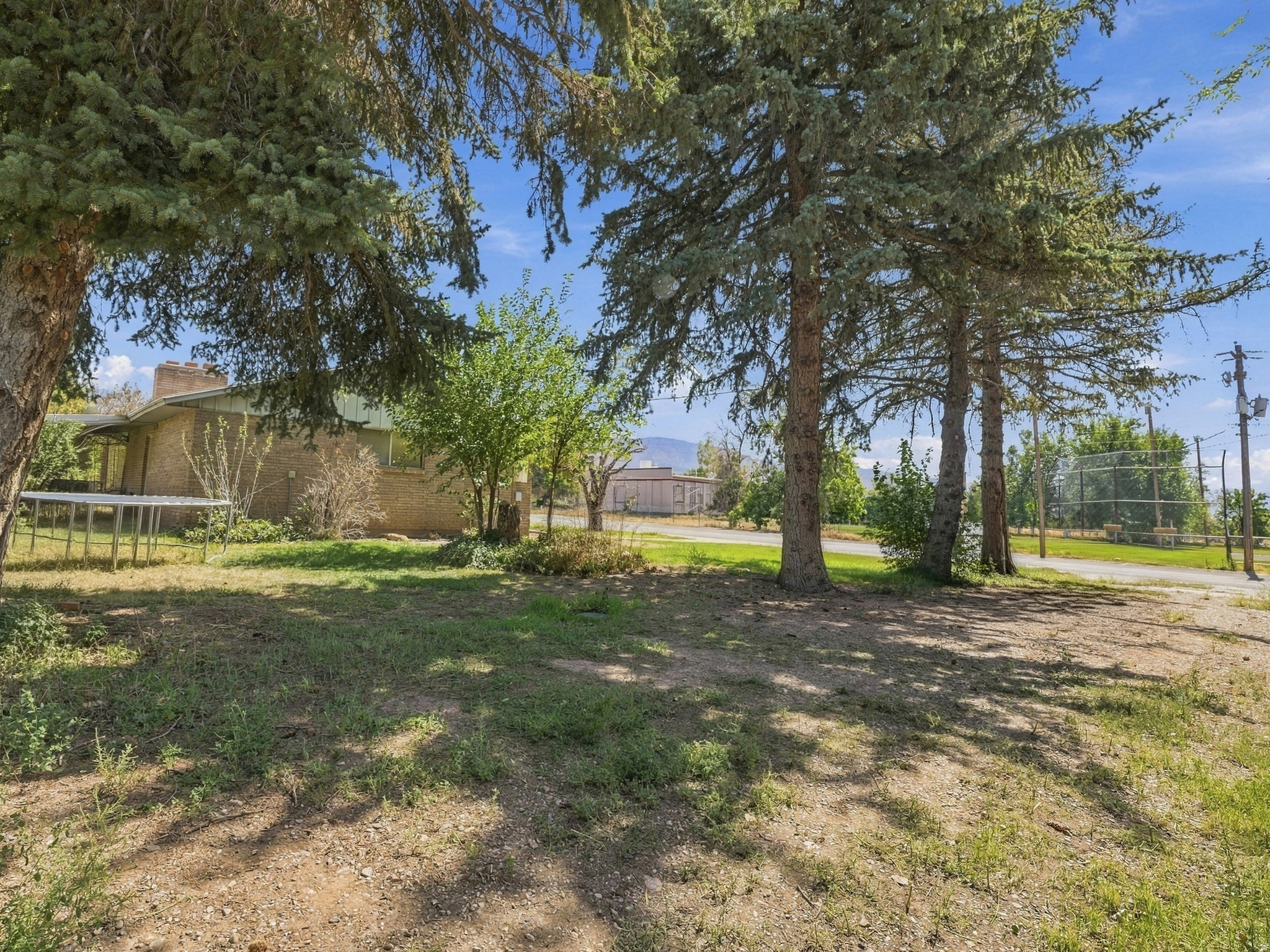 main property photo 31