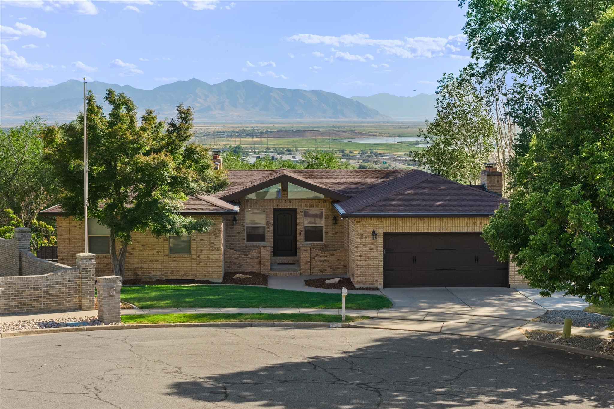 main property photo 0
