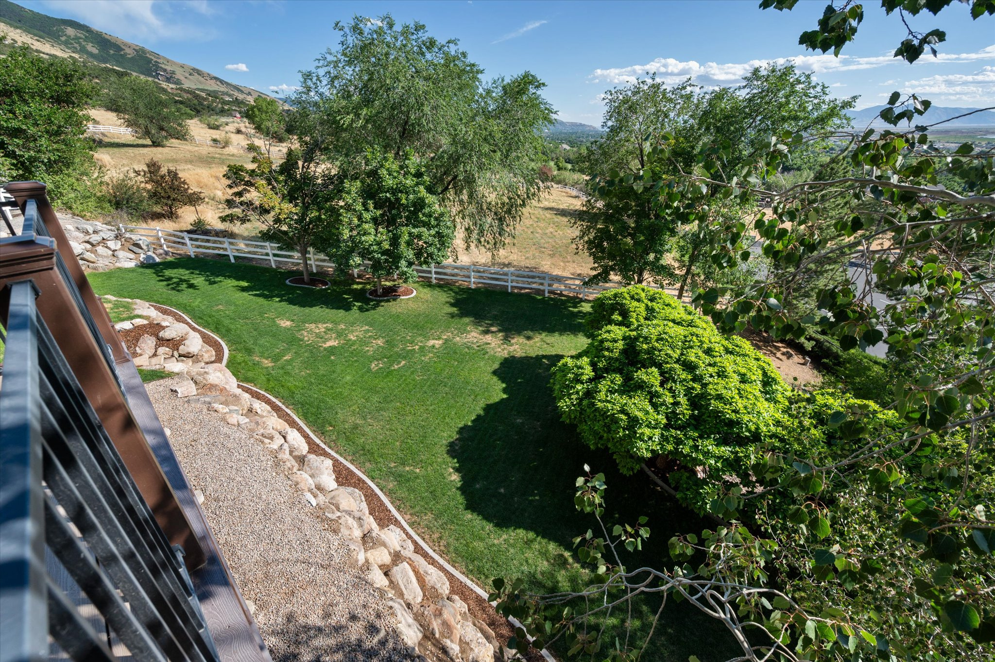 main property photo 28