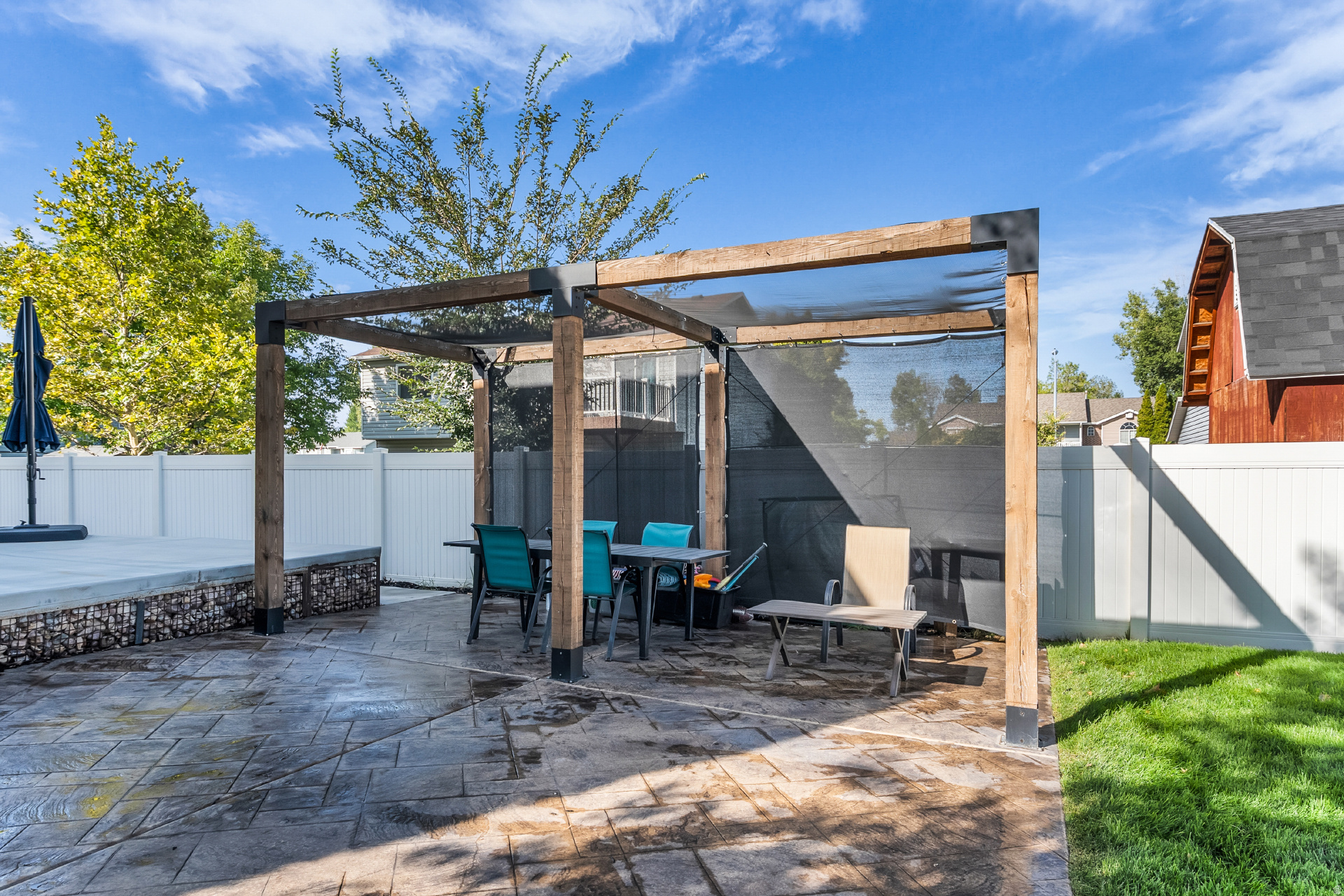 main property photo 16