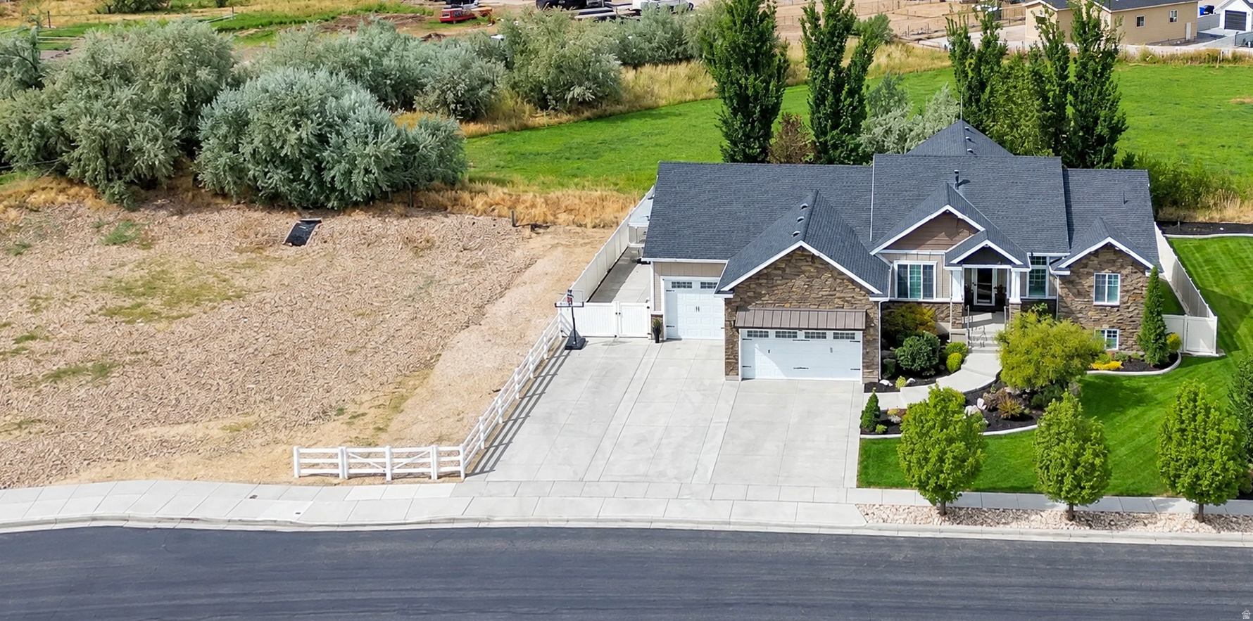 main property photo 65