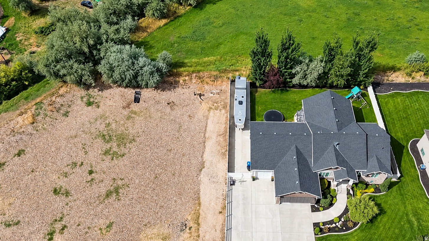 main property photo 68