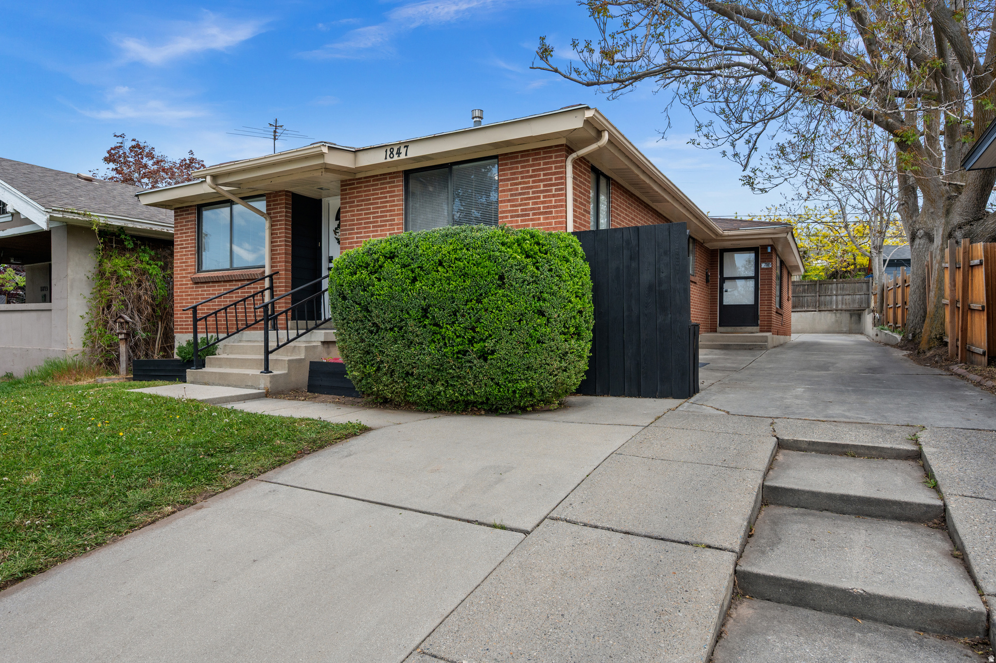 main property photo 0