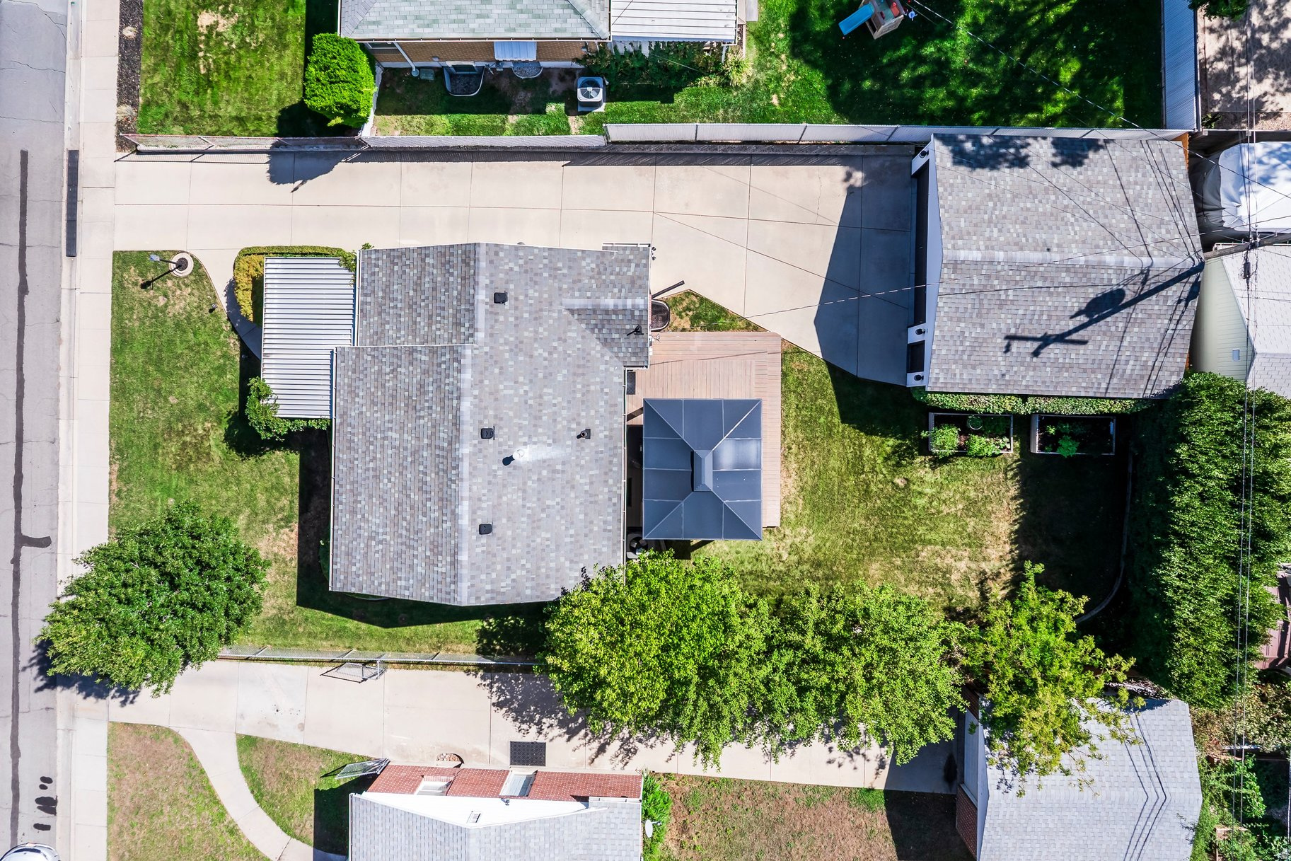 main property photo 33