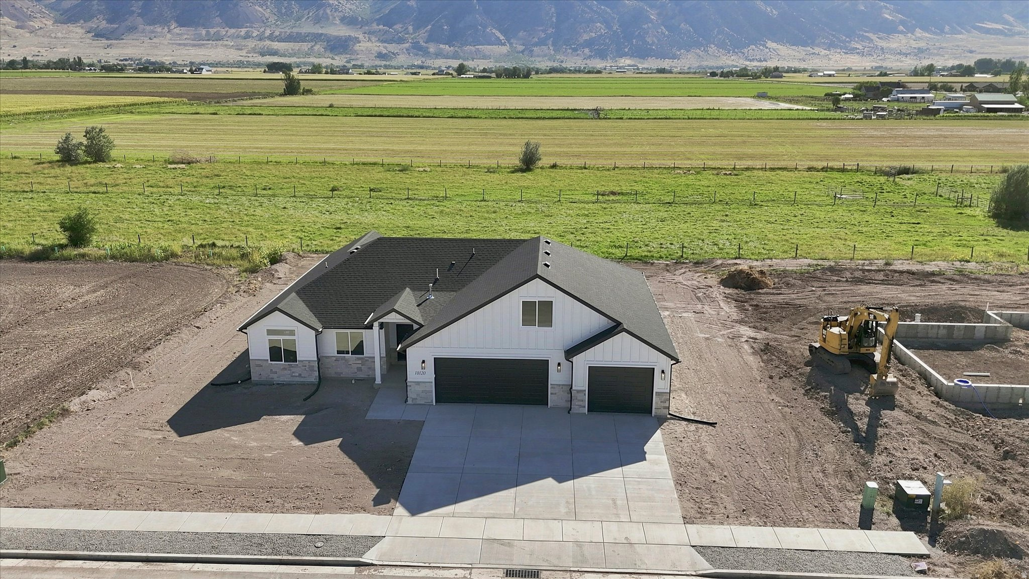 main property photo 50