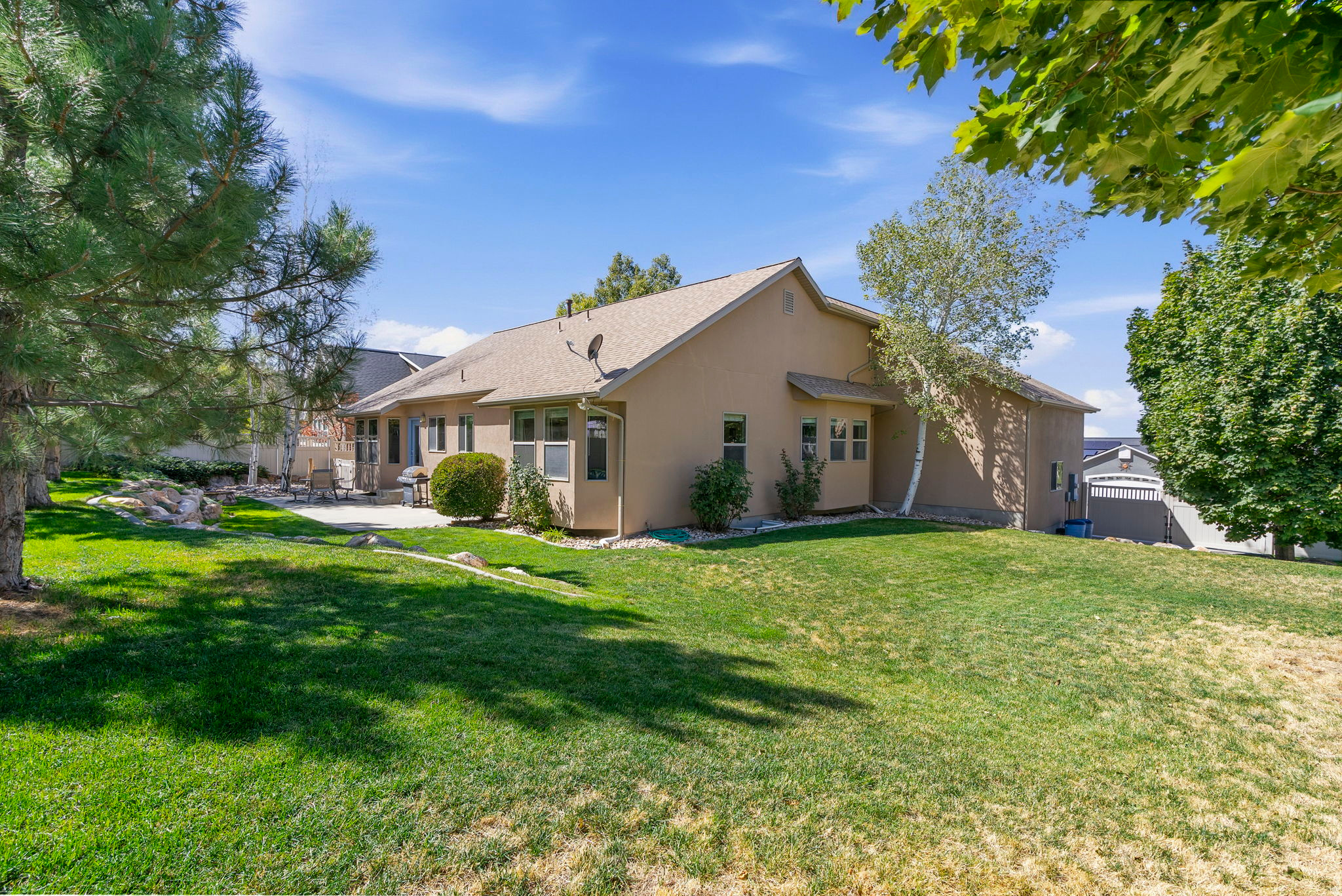 main property photo 33