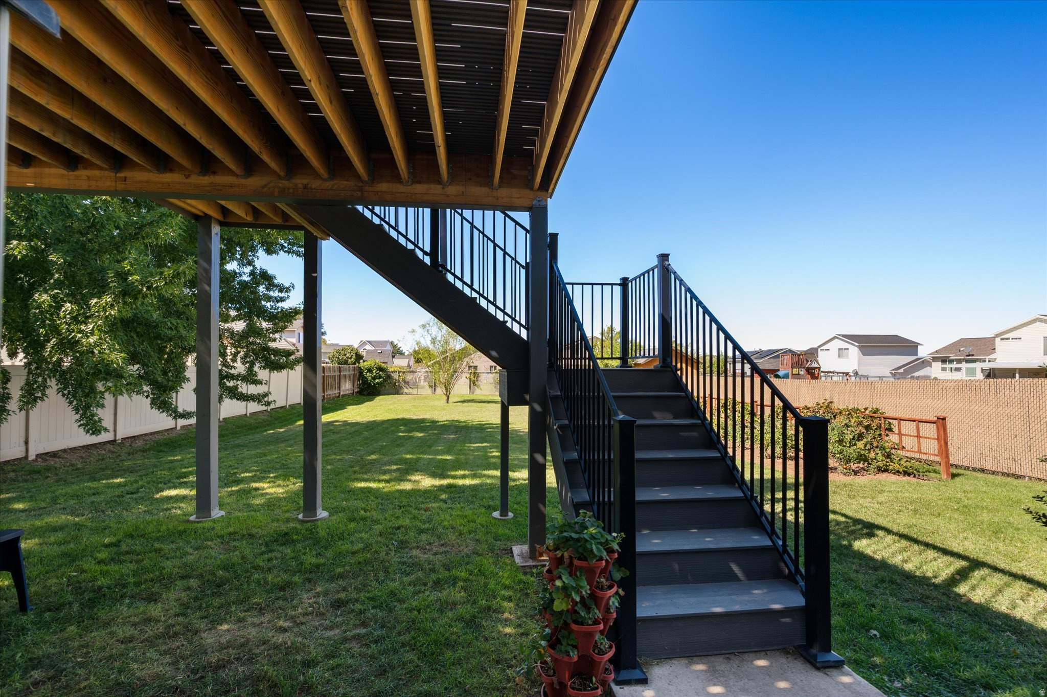 main property photo 24
