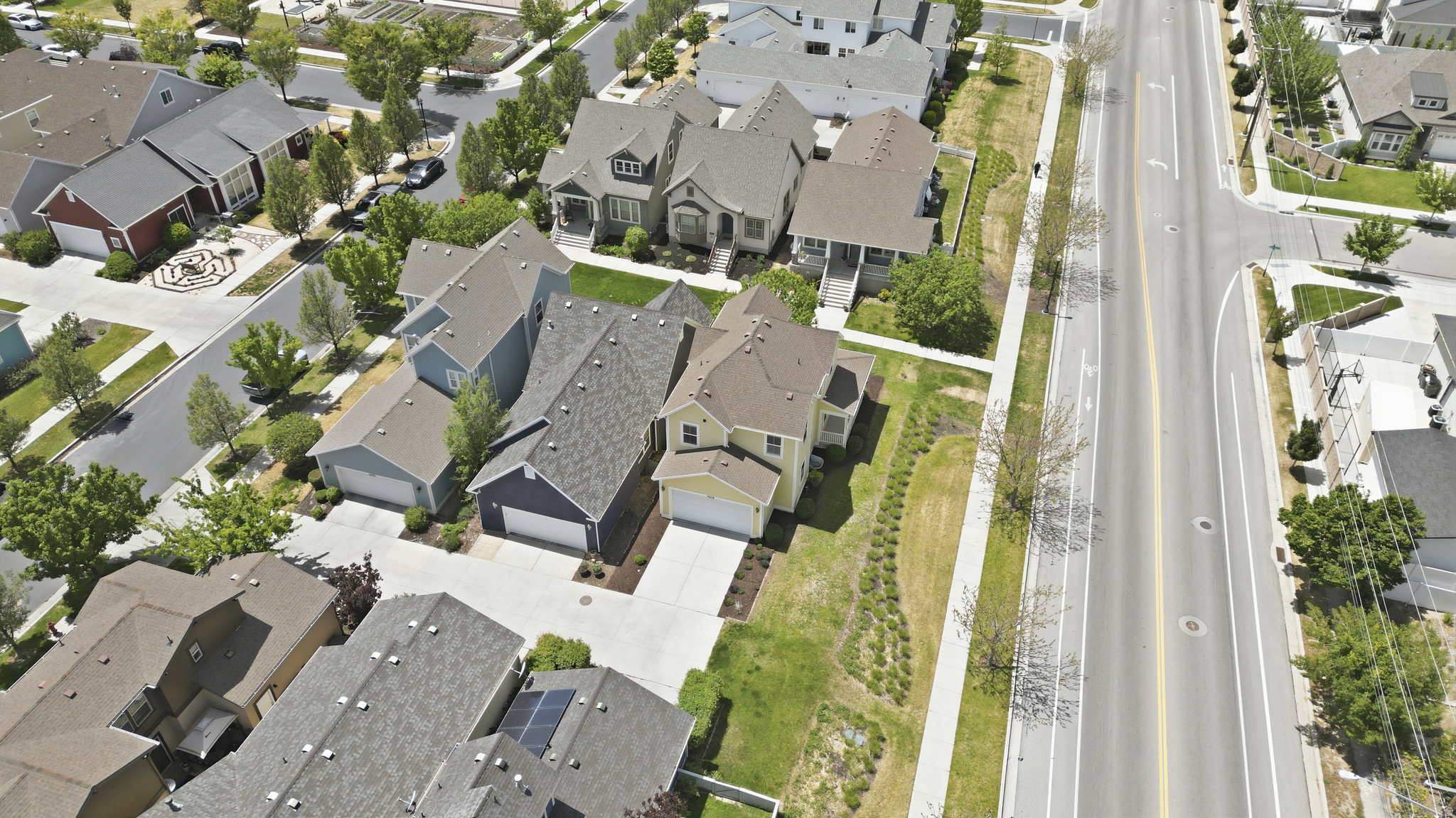 main property photo 32