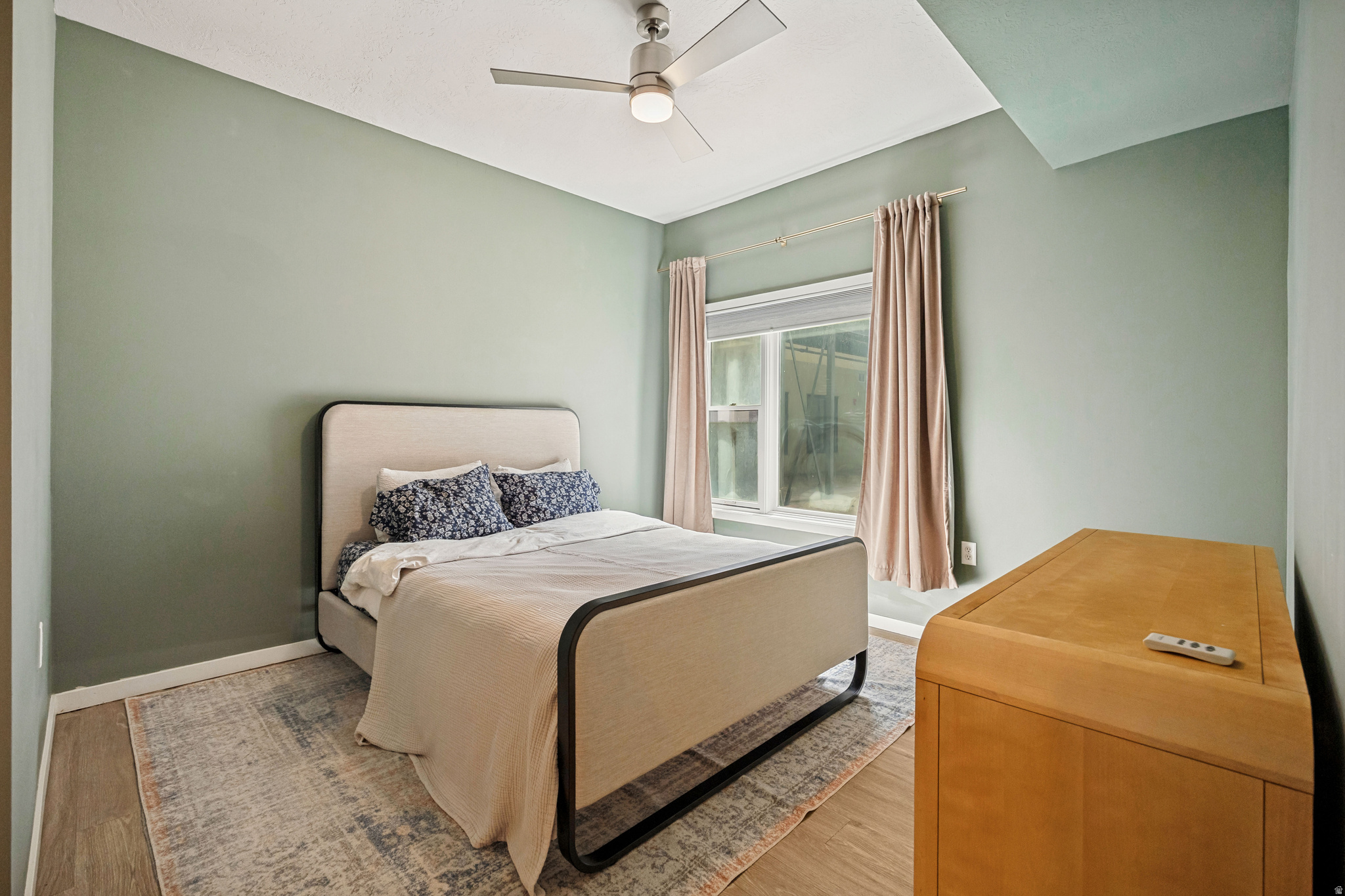 main property photo 9
