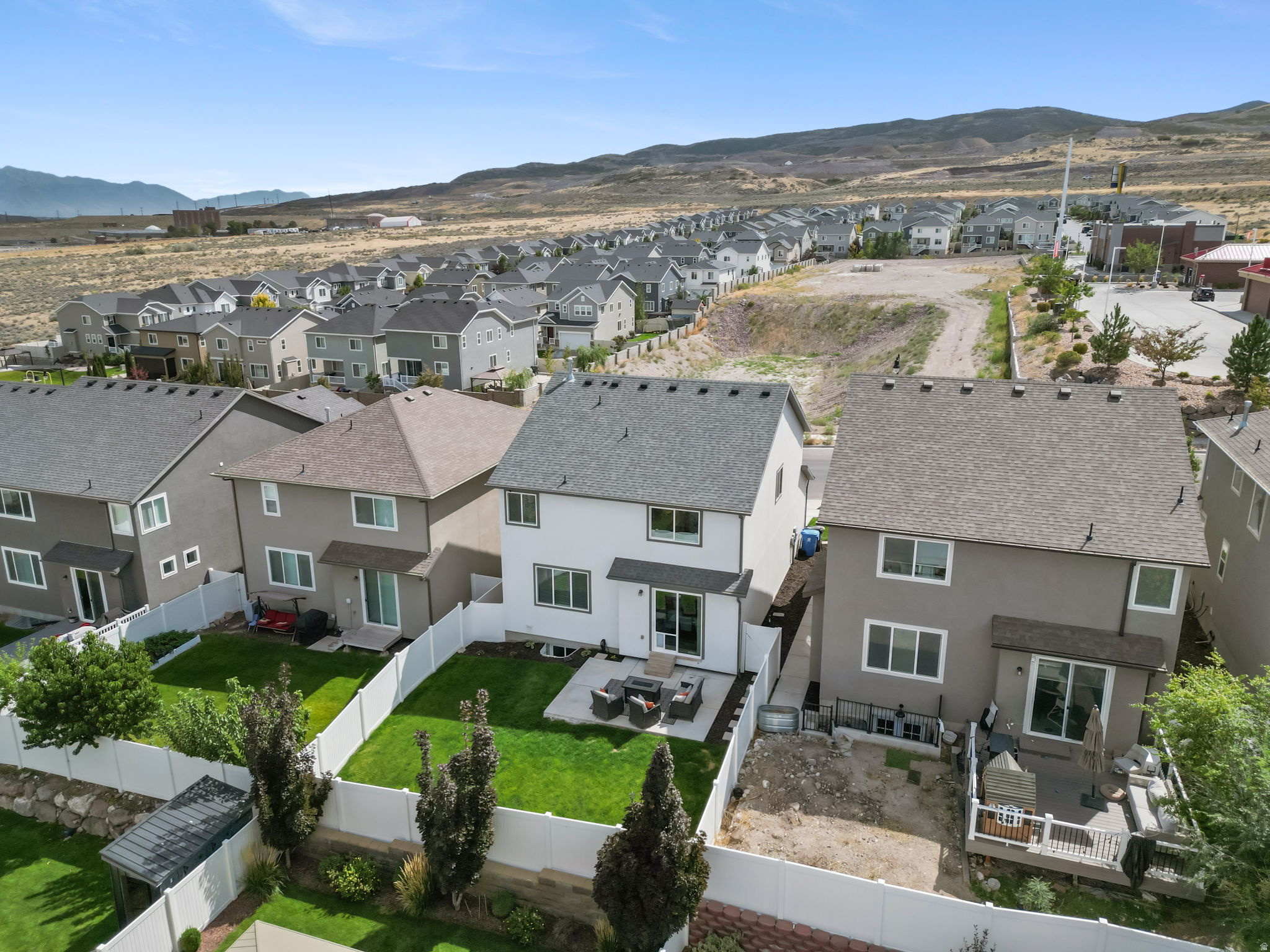 main property photo 32
