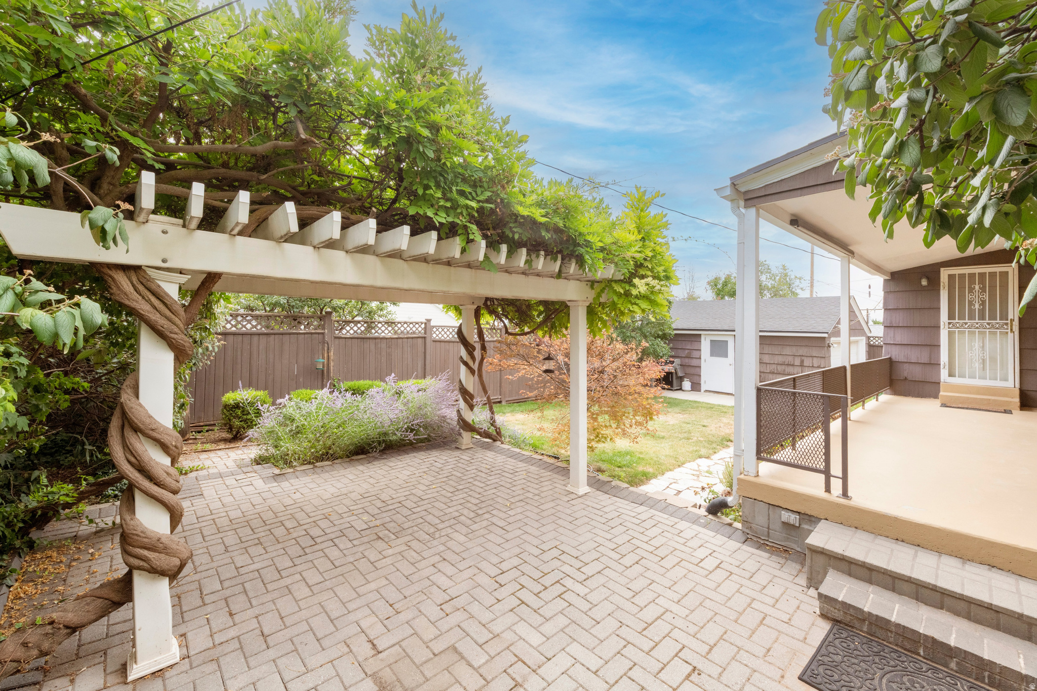 main property photo 40