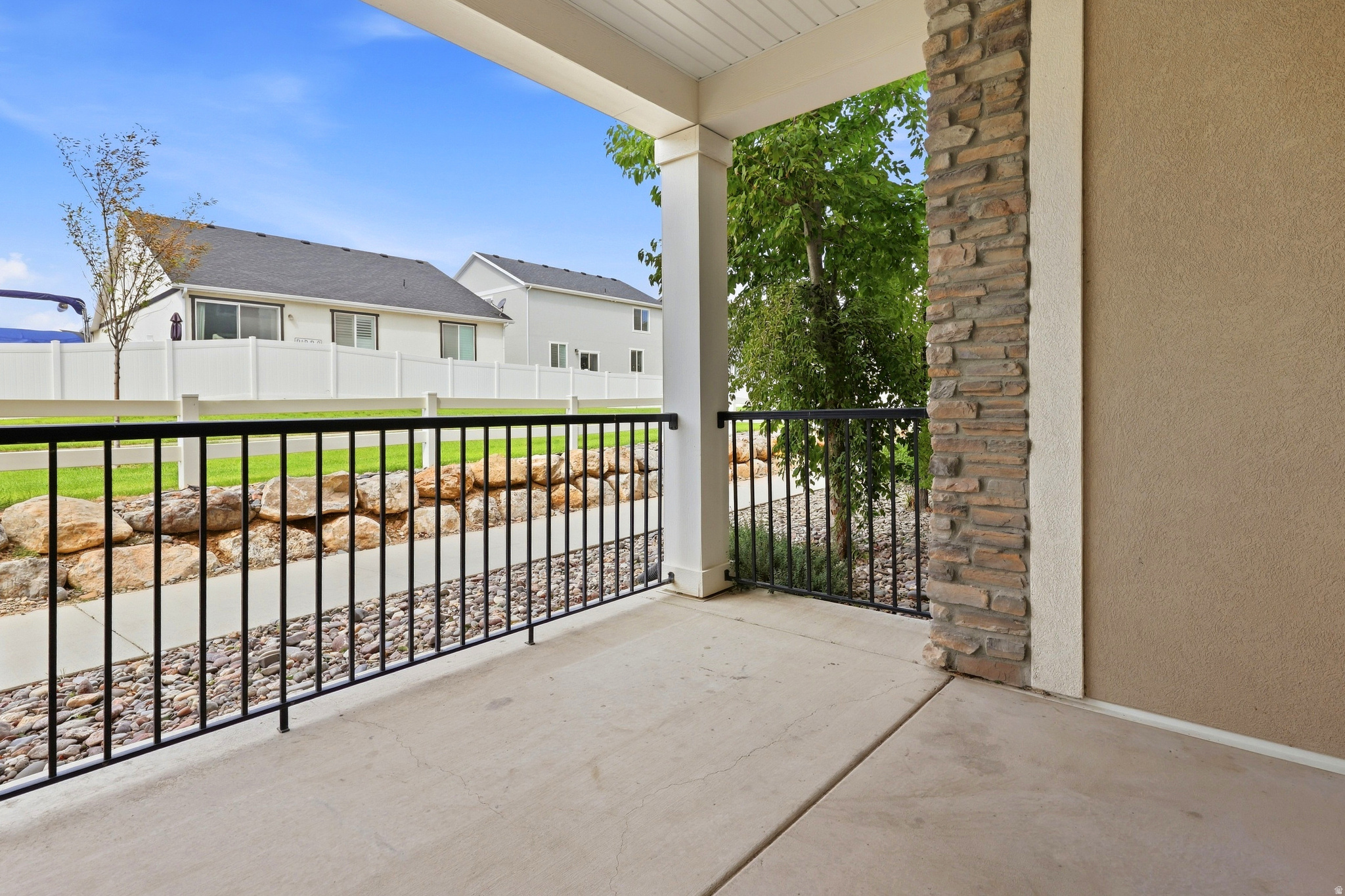 main property photo 20