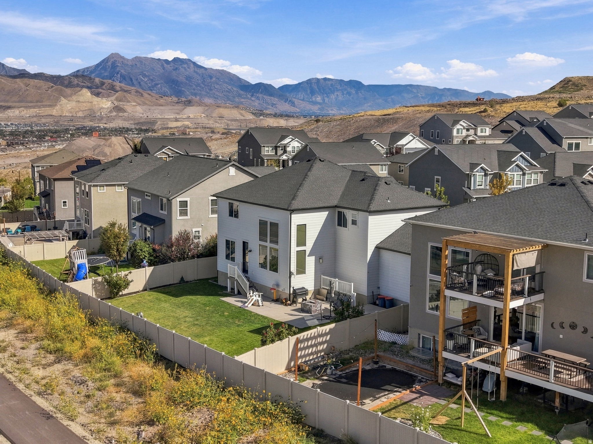 main property photo 34