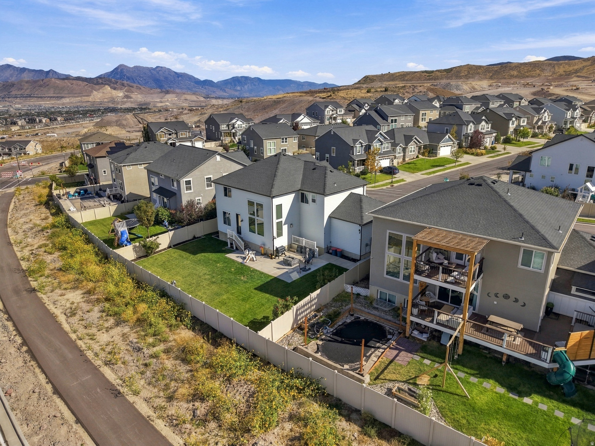 main property photo 36