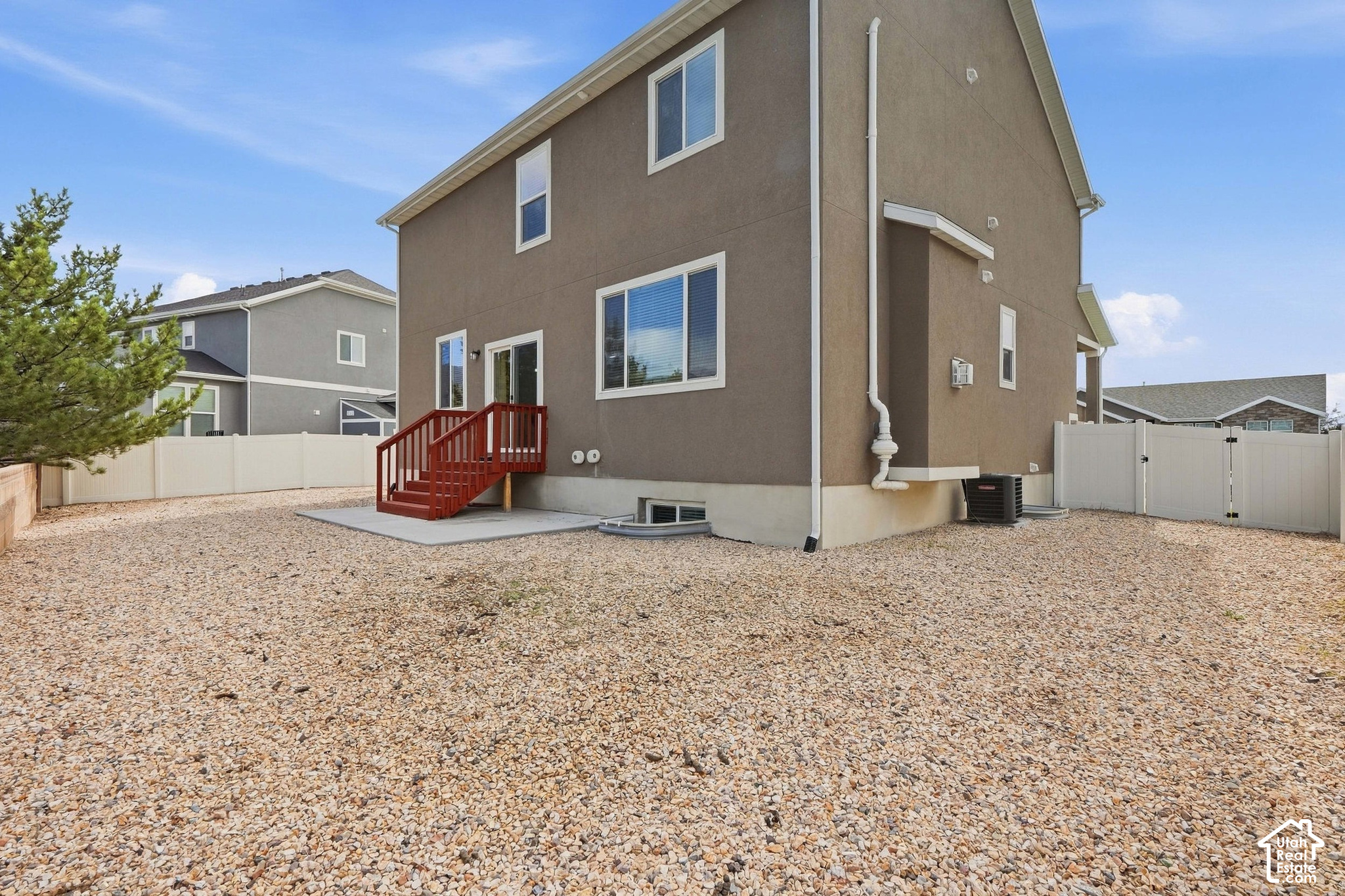 main property photo 16