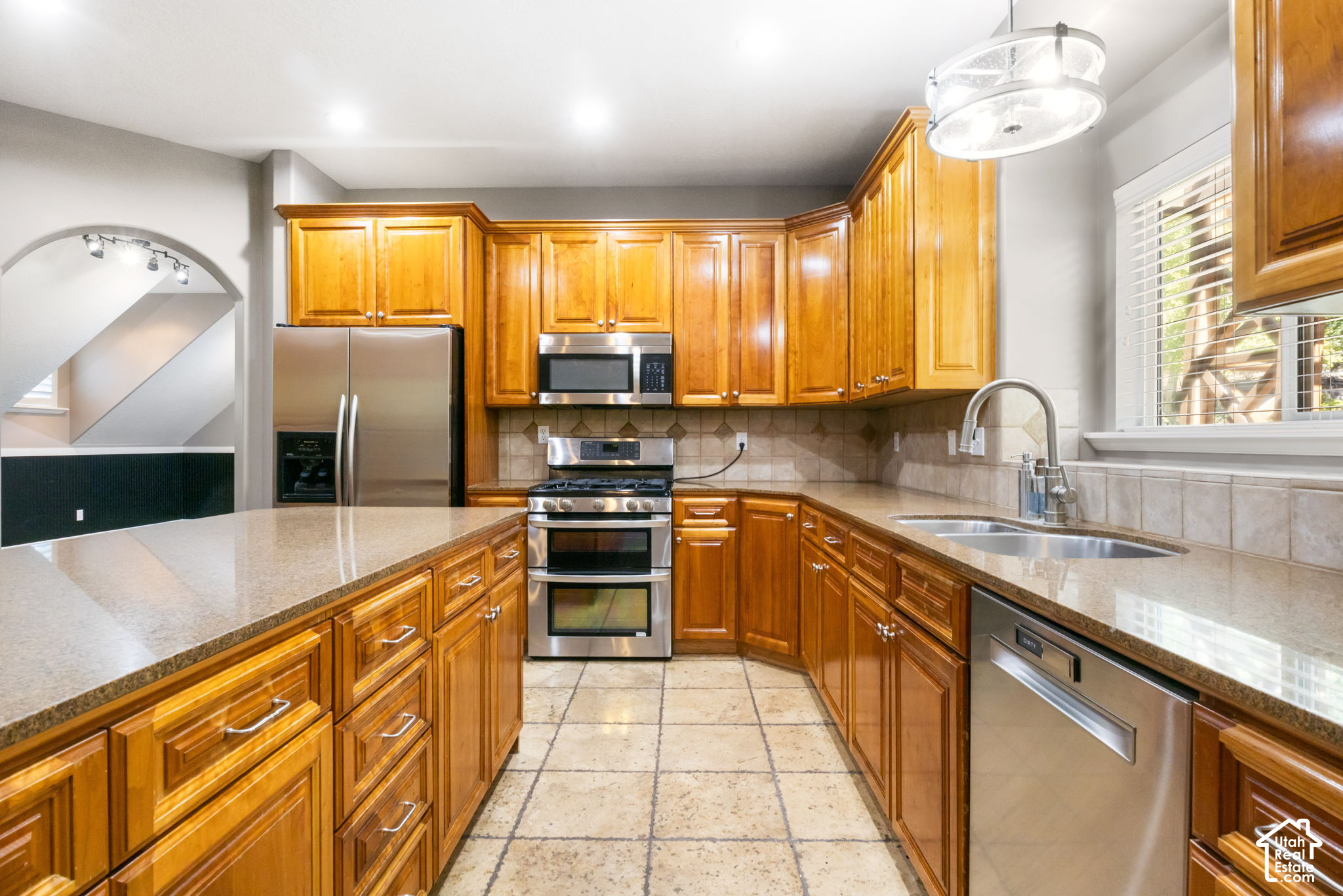 main property photo 19