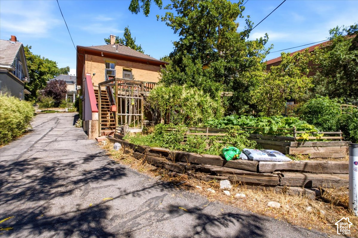 main property photo 24