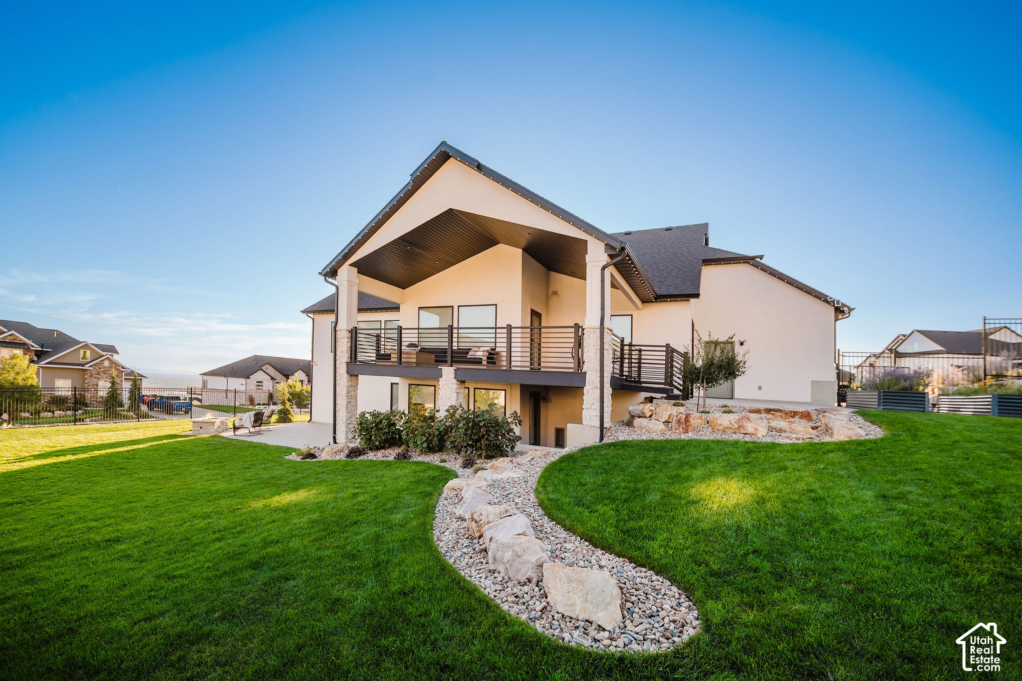 main property photo 50