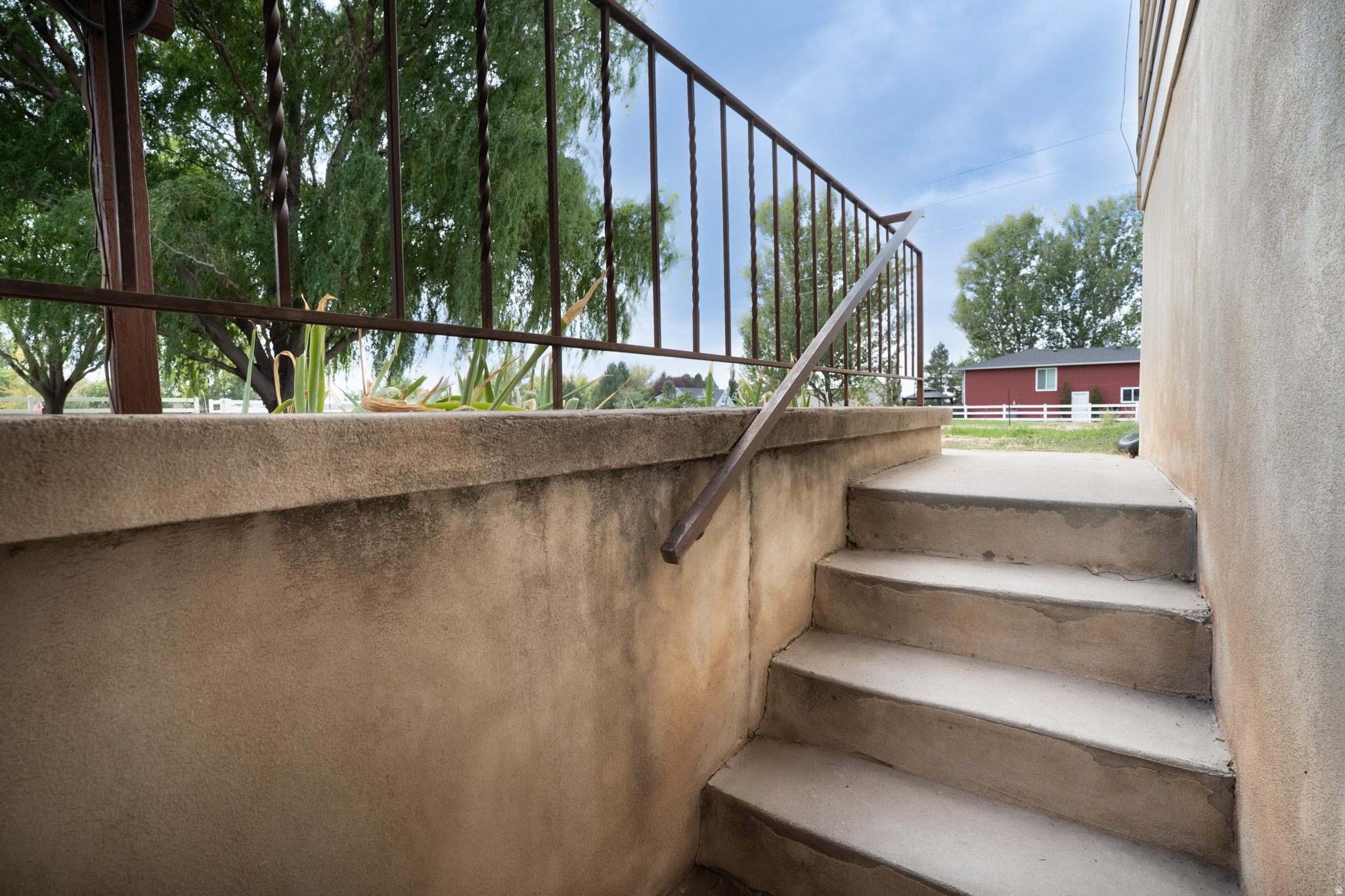 main property photo 32