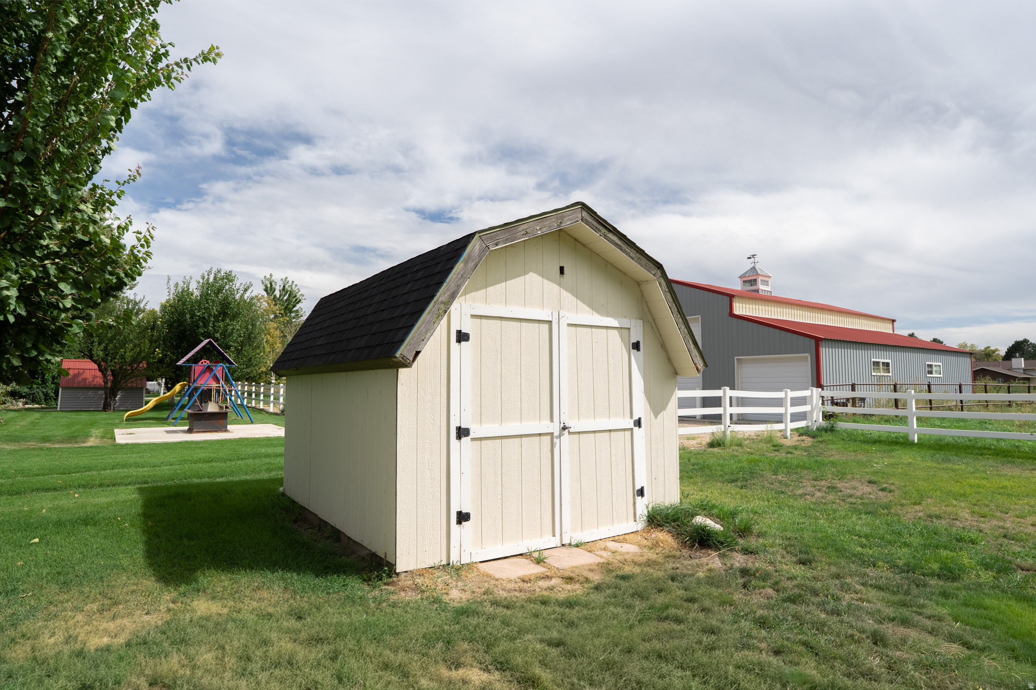 main property photo 39