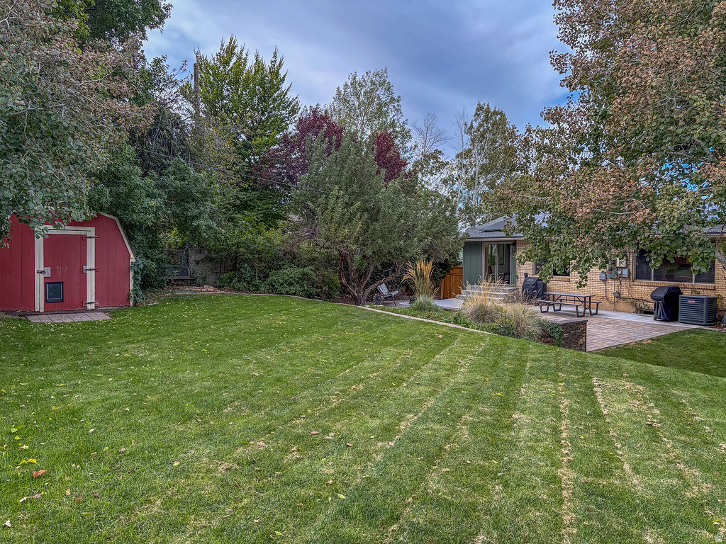 main property photo 32