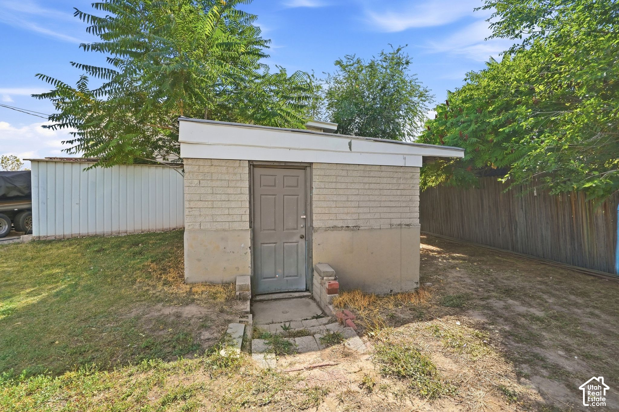 main property photo 23
