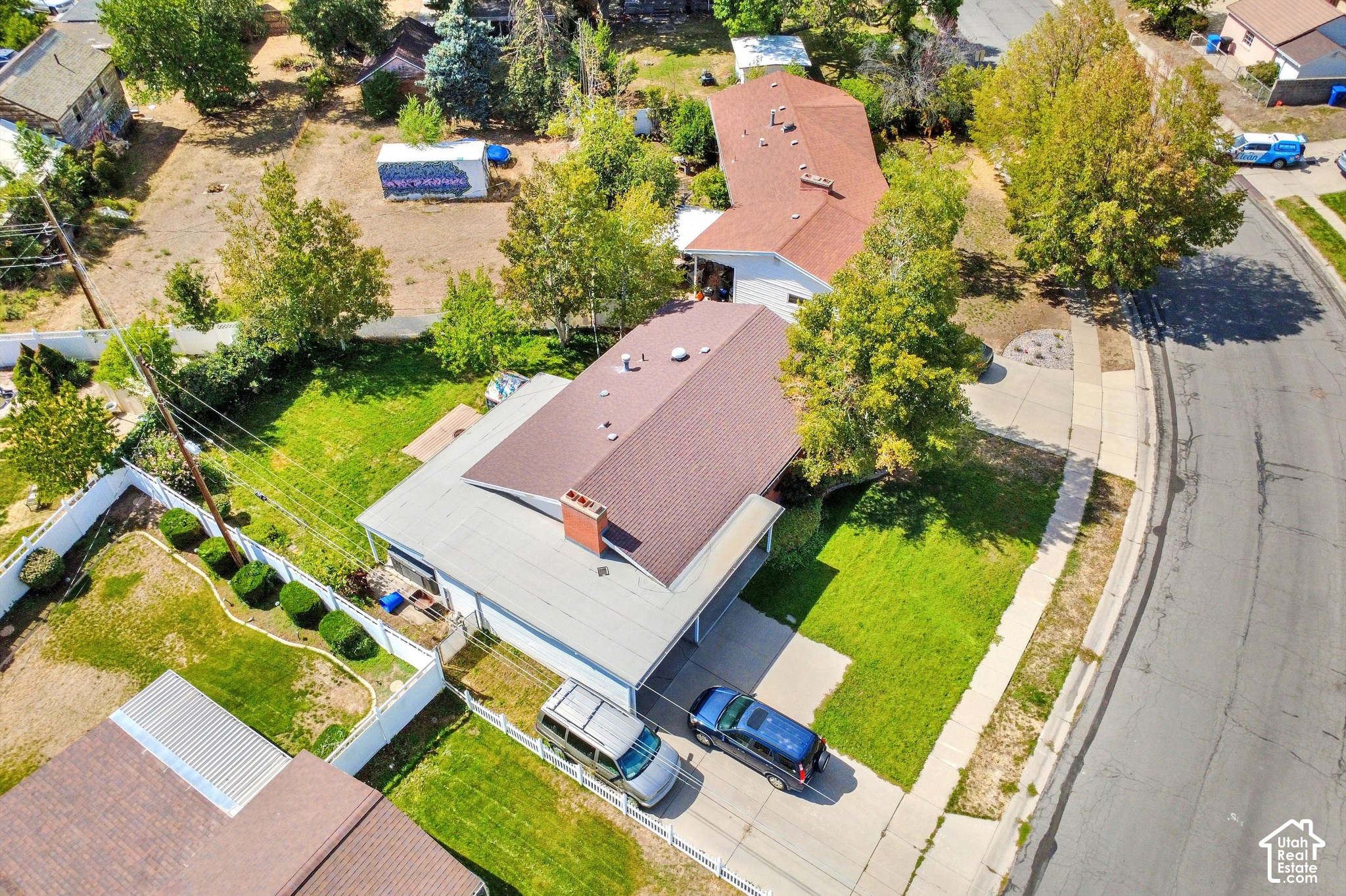 main property photo 32