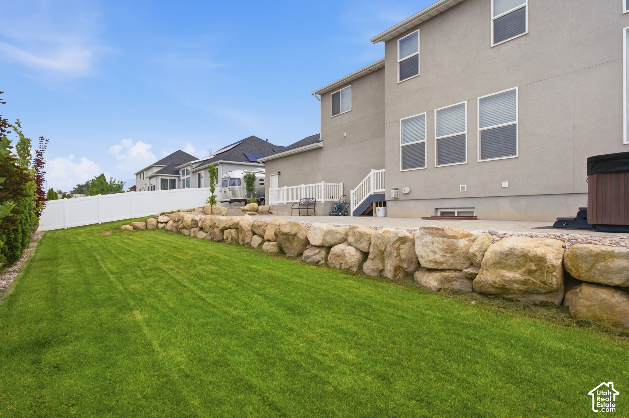 main property photo 10