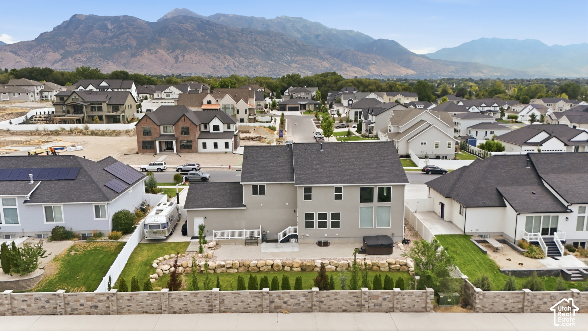 main property photo 22