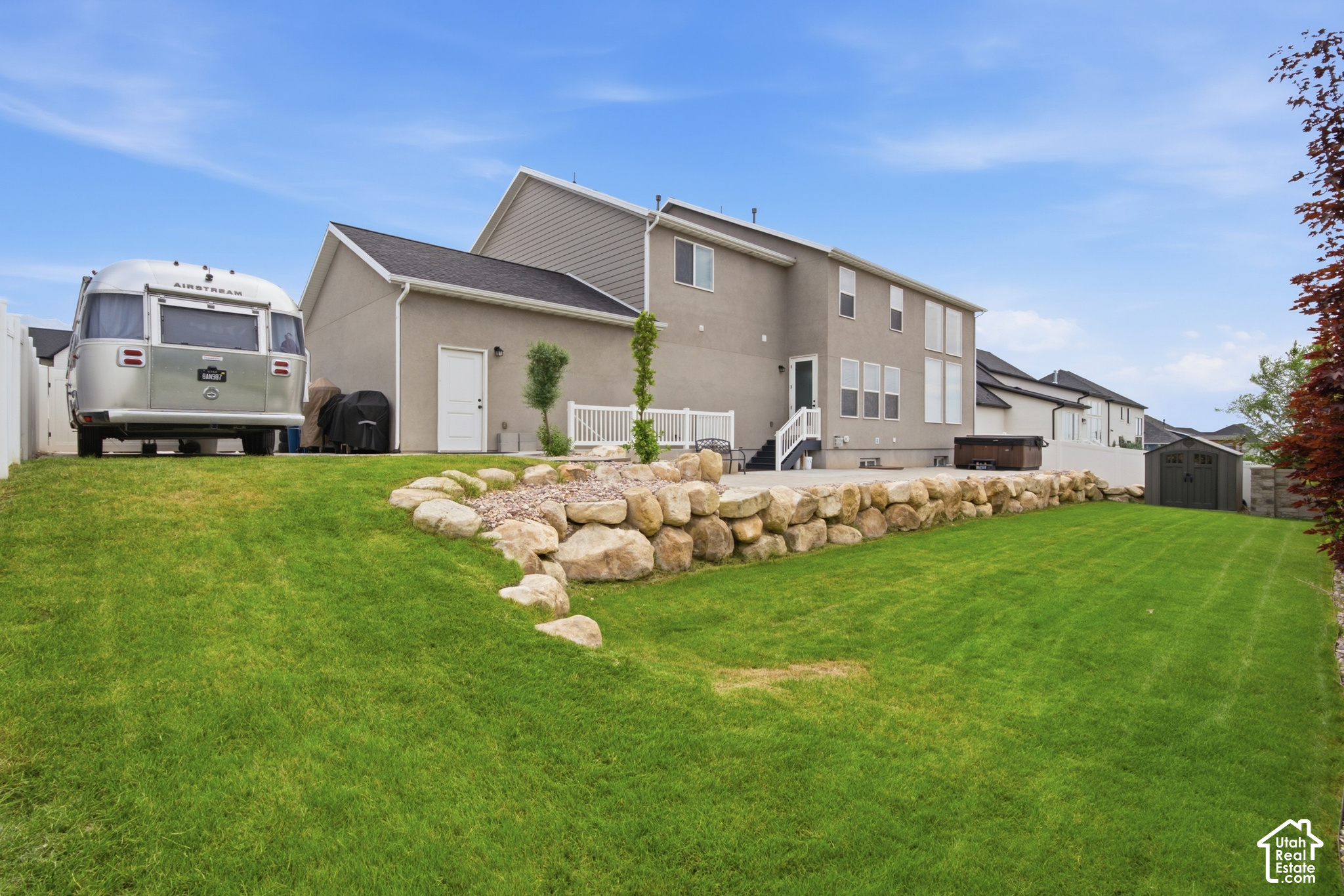 main property photo 9