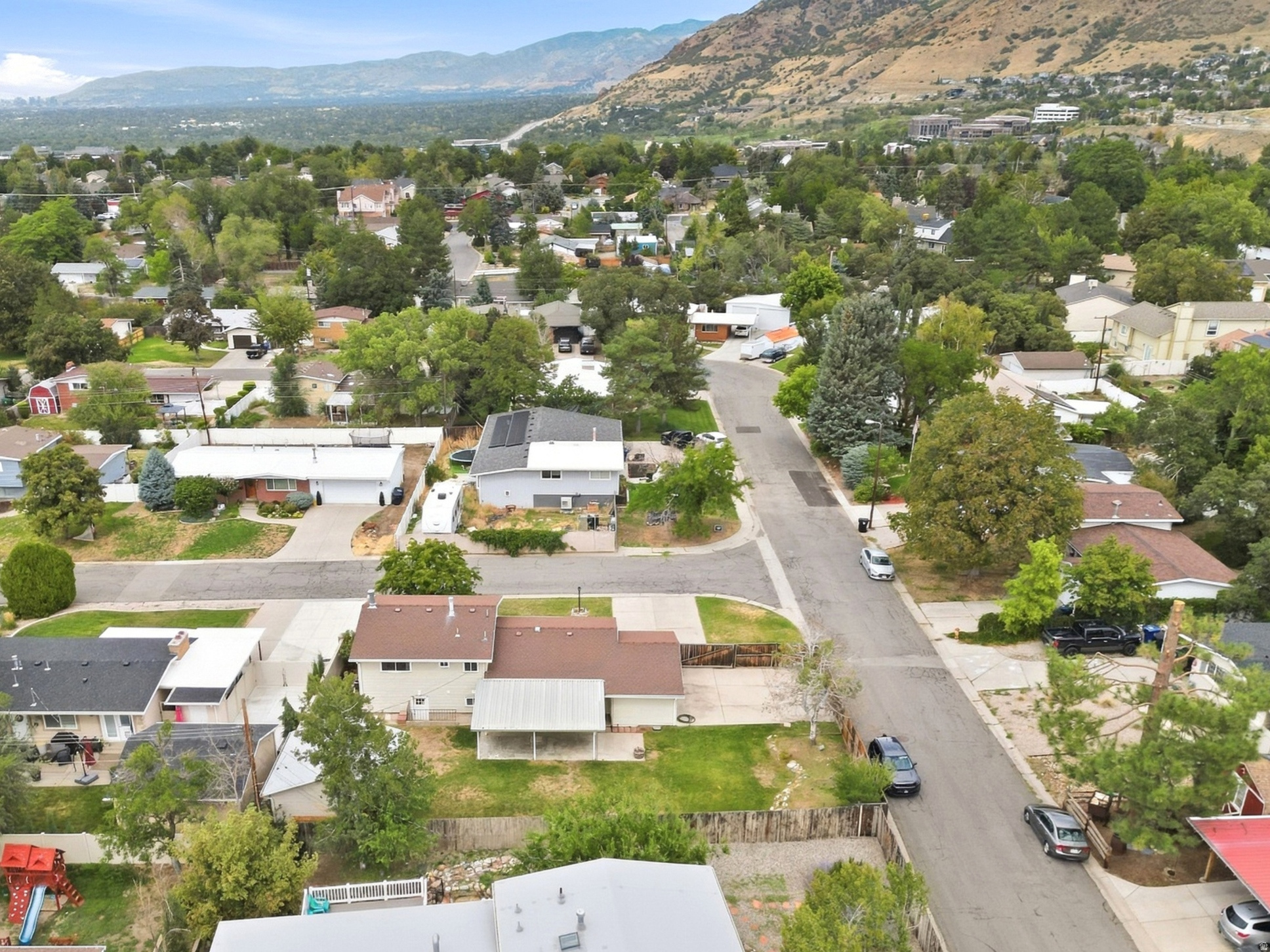 main property photo 34