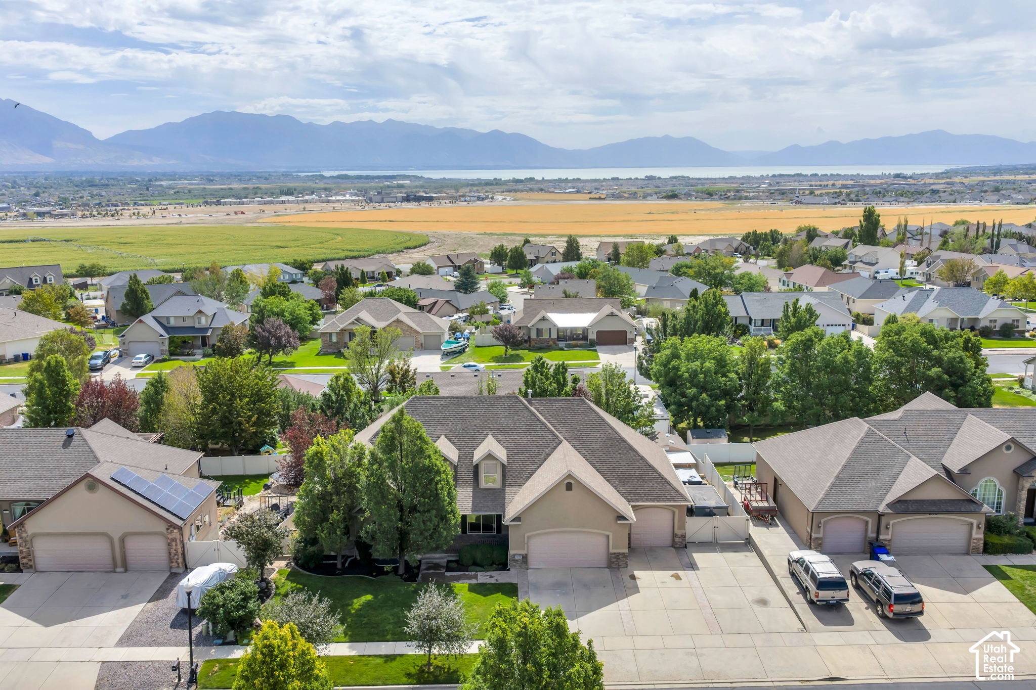 main property photo 41