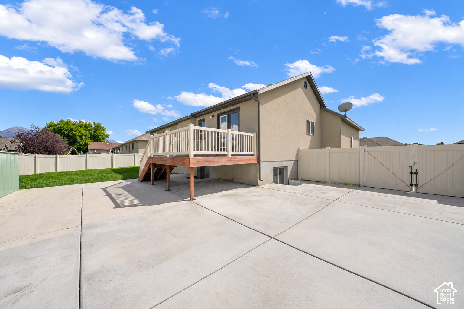 main property photo 6