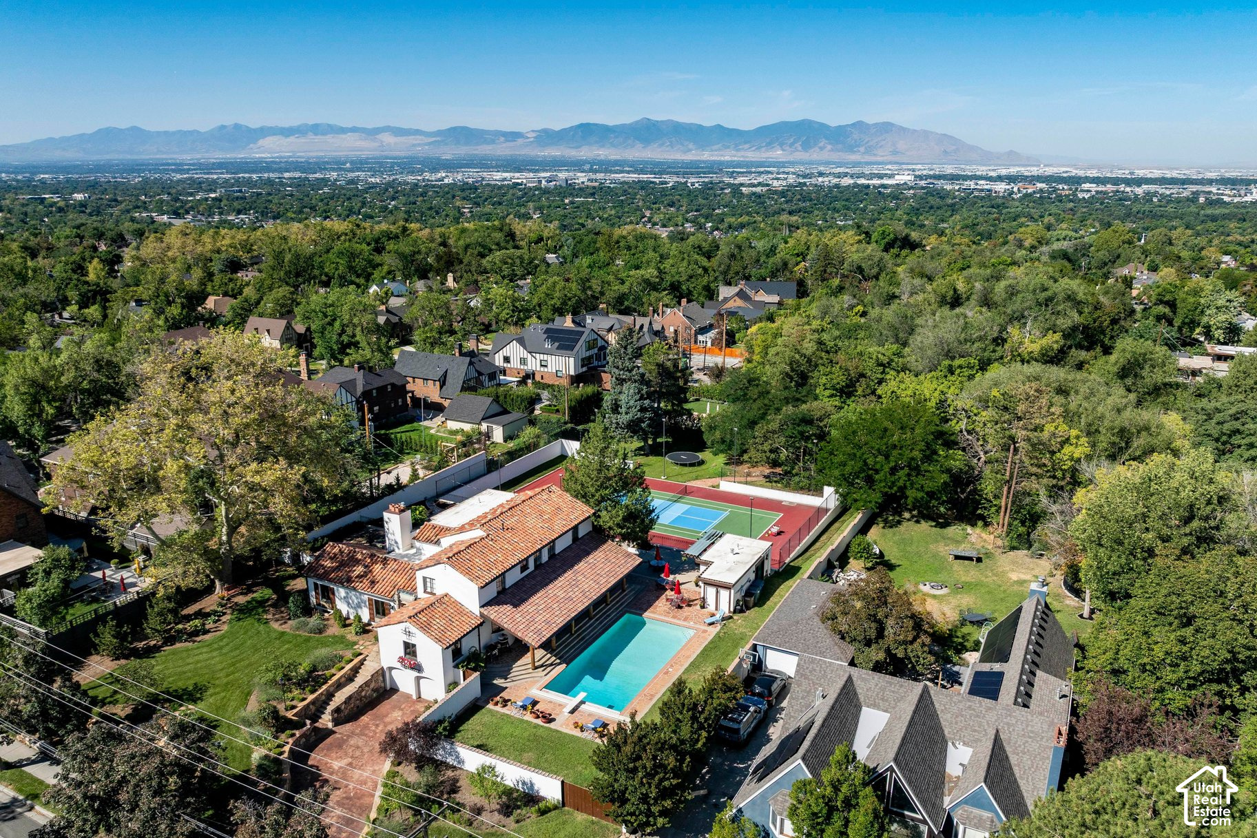 main property photo 39