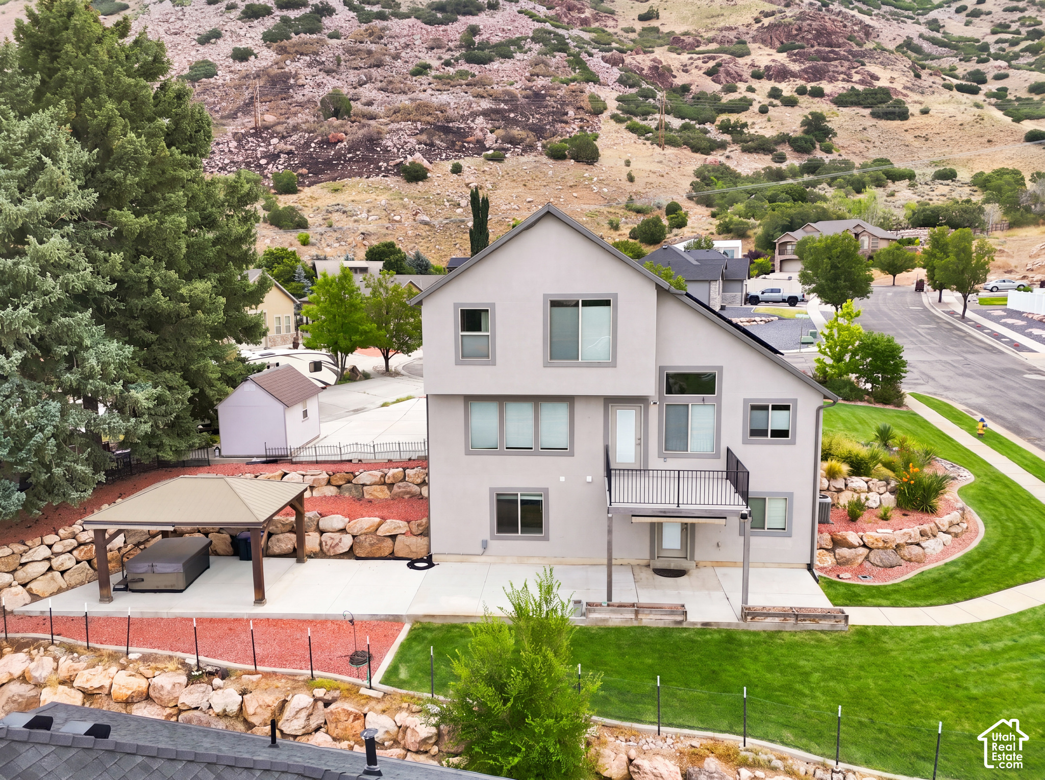 main property photo 25