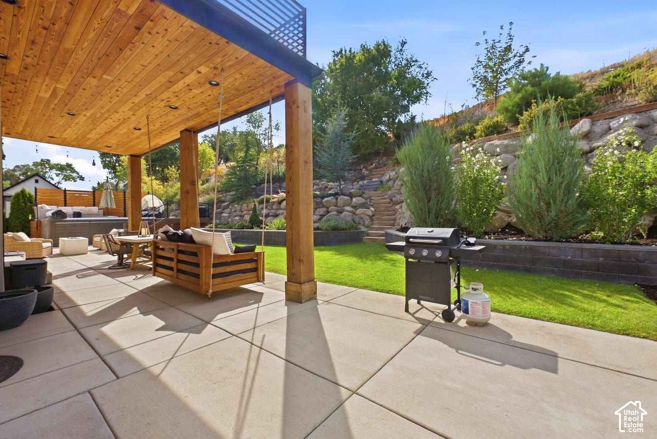 main property photo 81