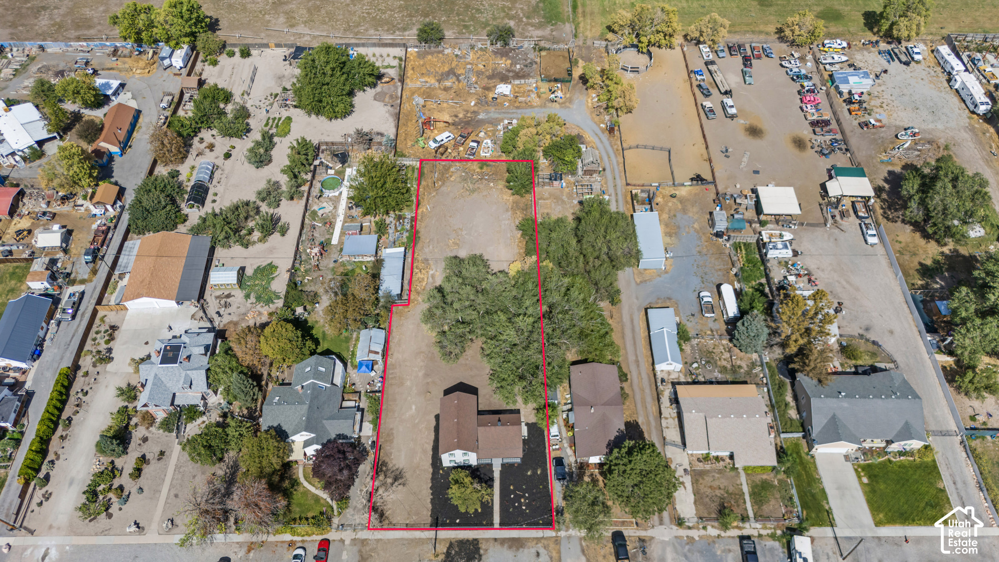 main property photo 30