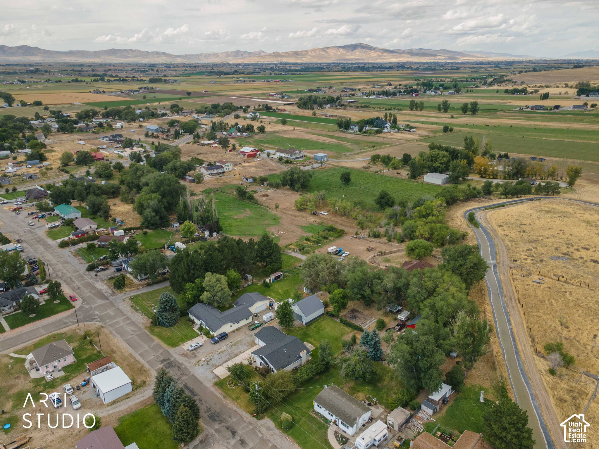 main property photo 59