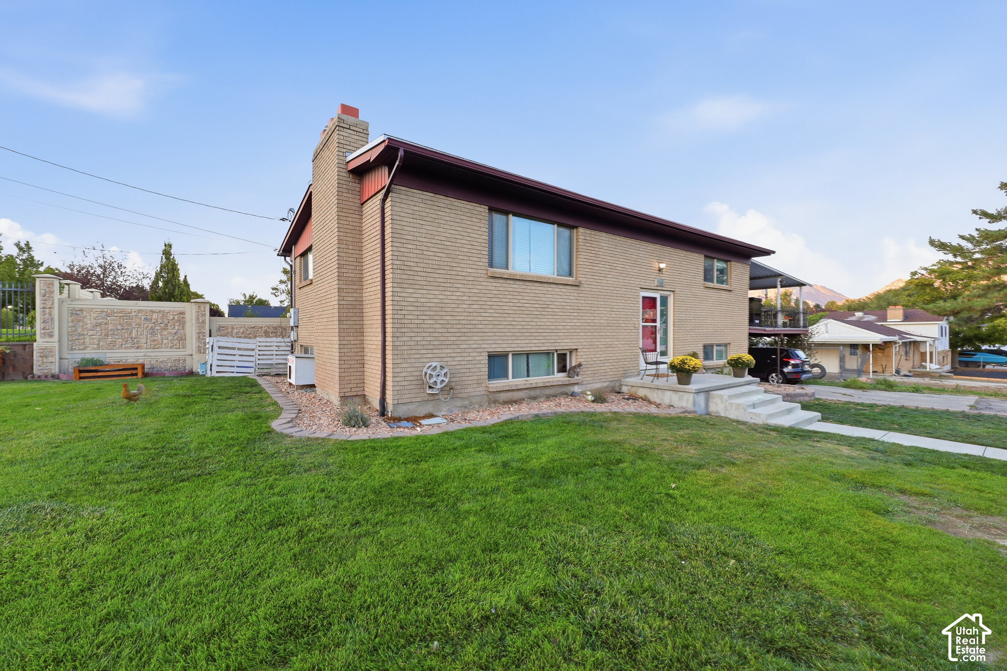 main property photo 3