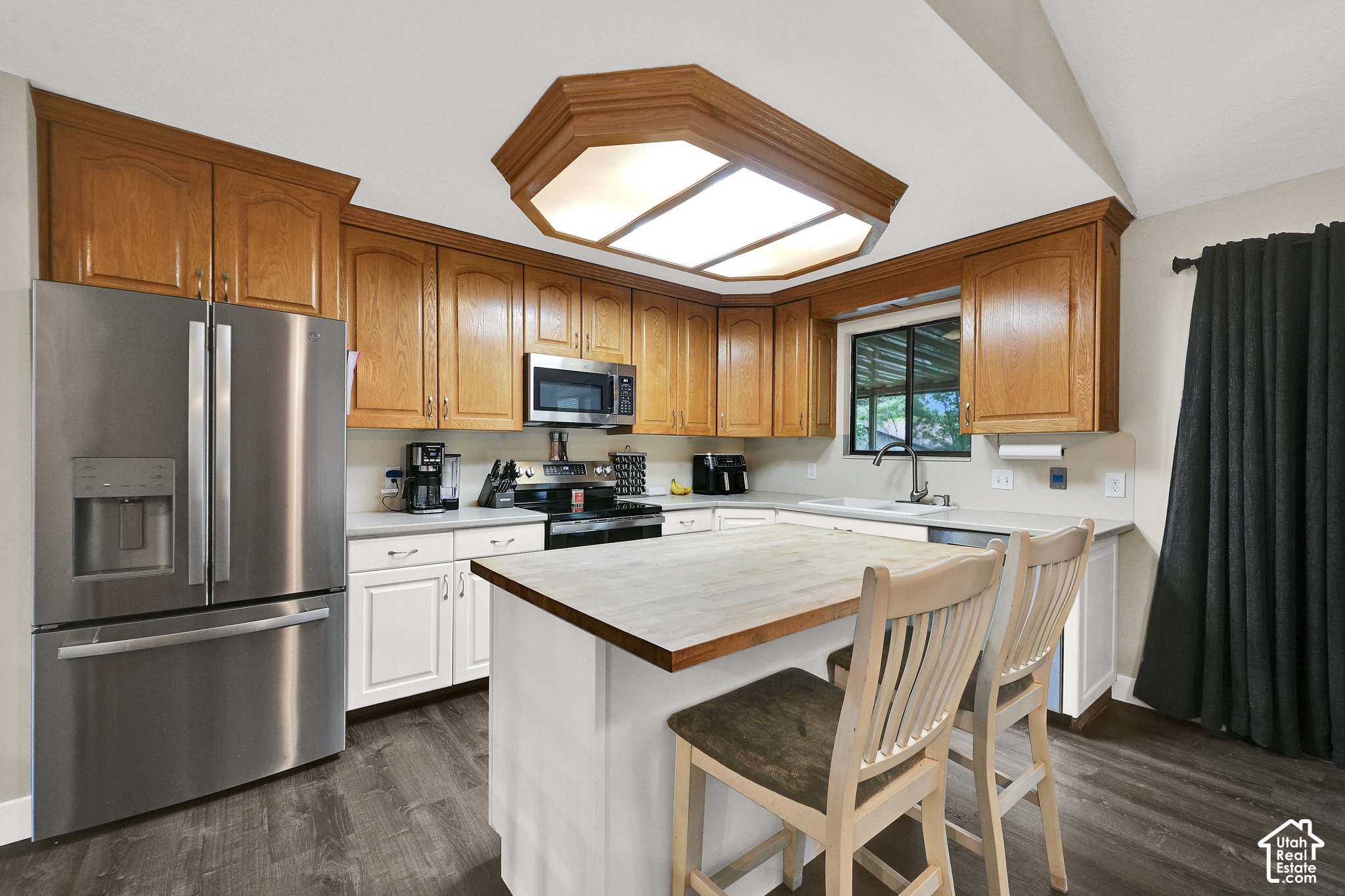 main property photo 10