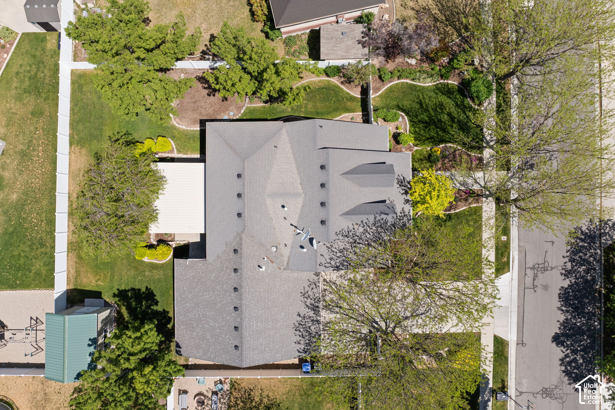 main property photo 41