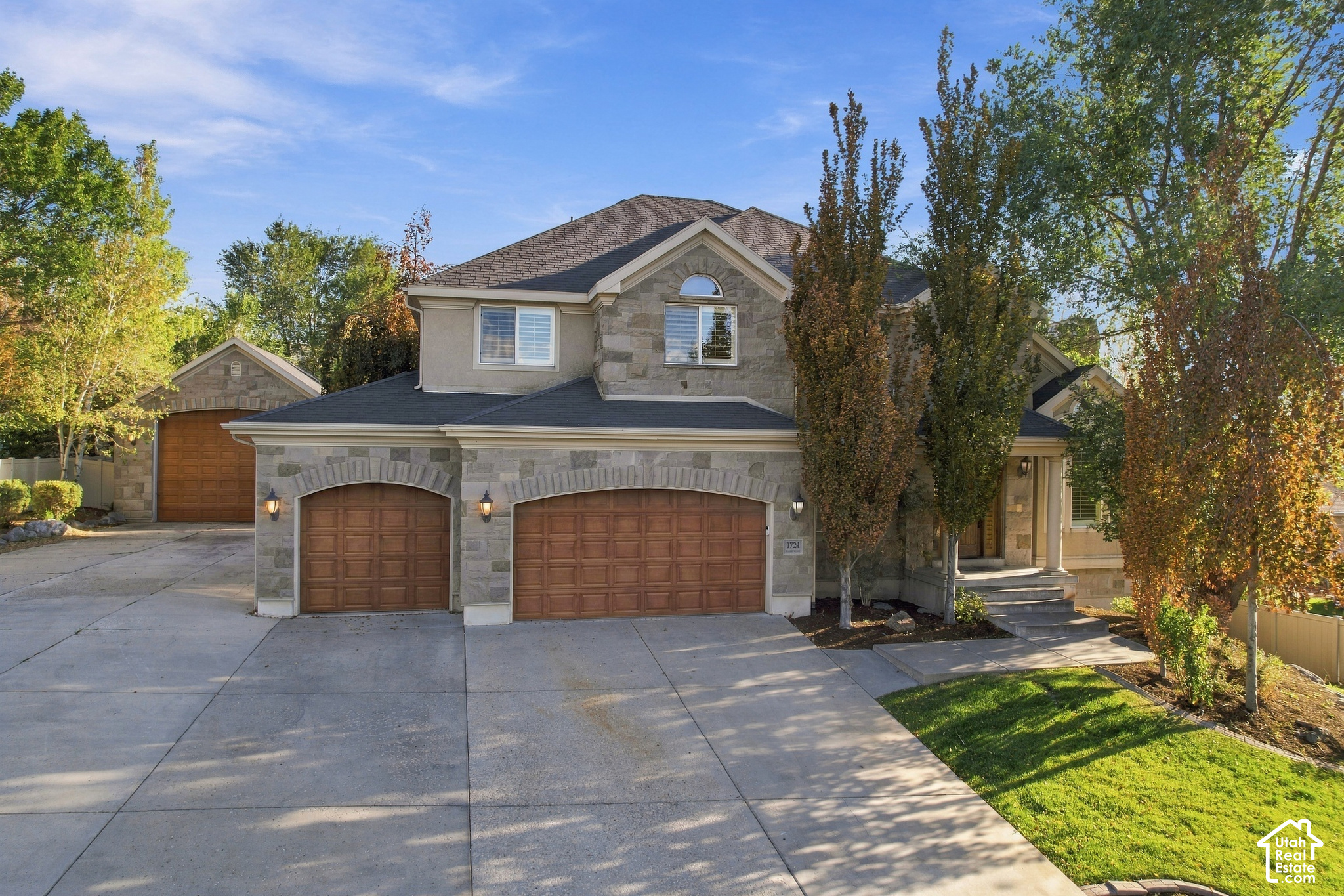 main property photo 19