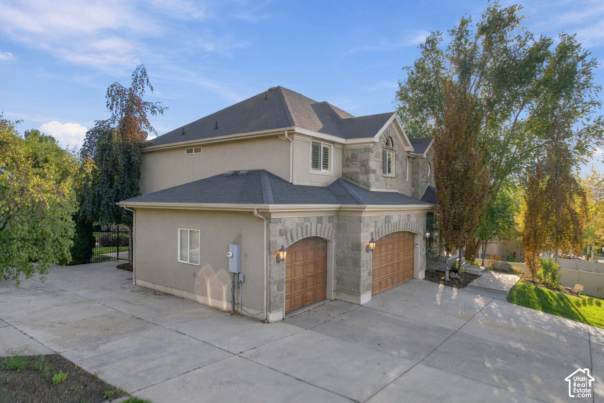 main property photo 22