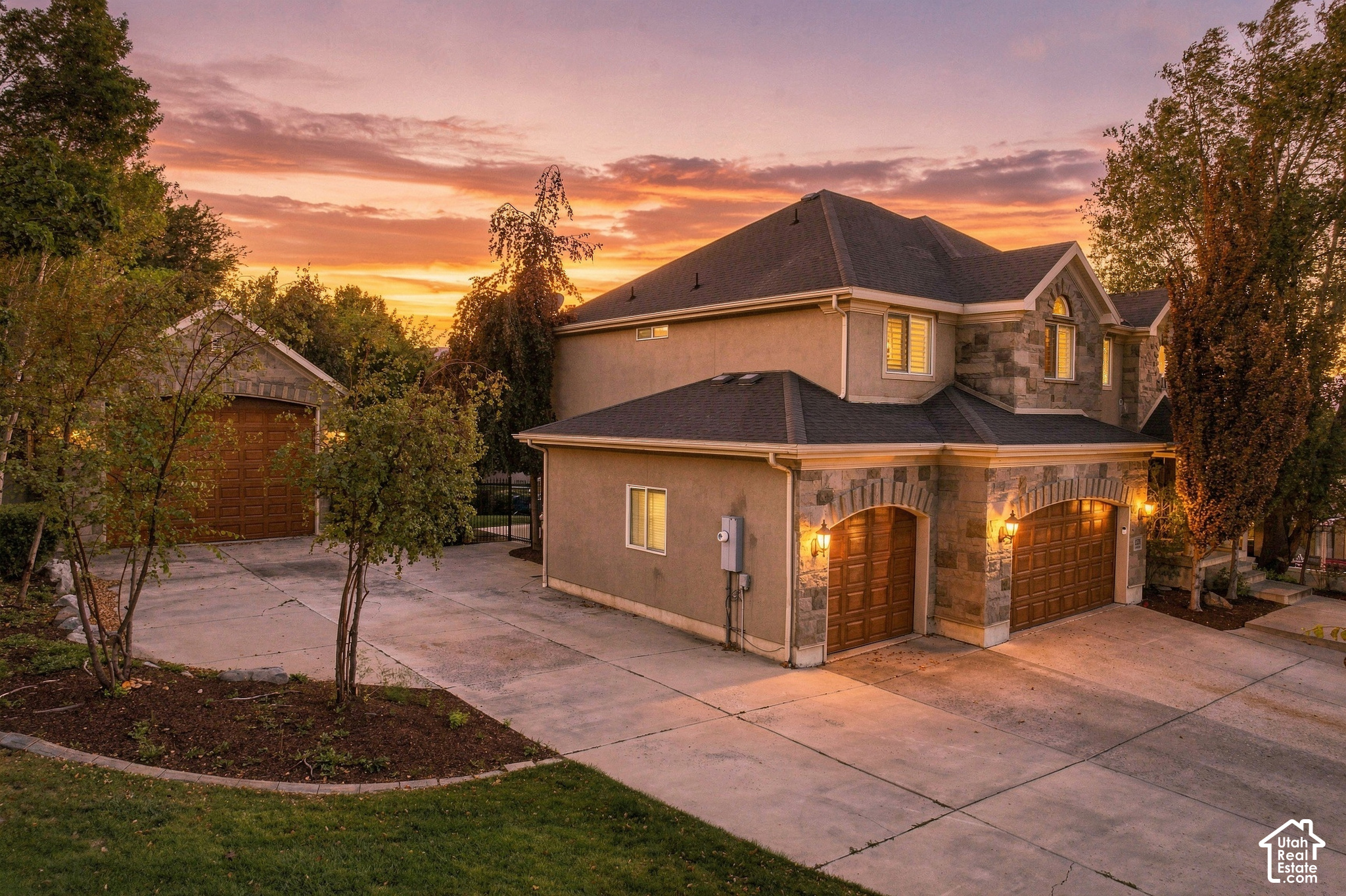 main property photo 6