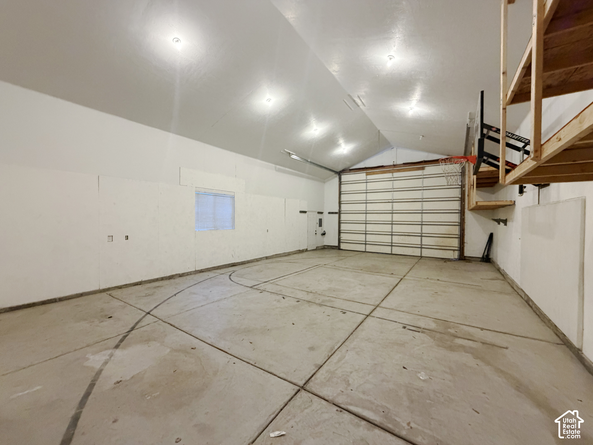 main property photo 78