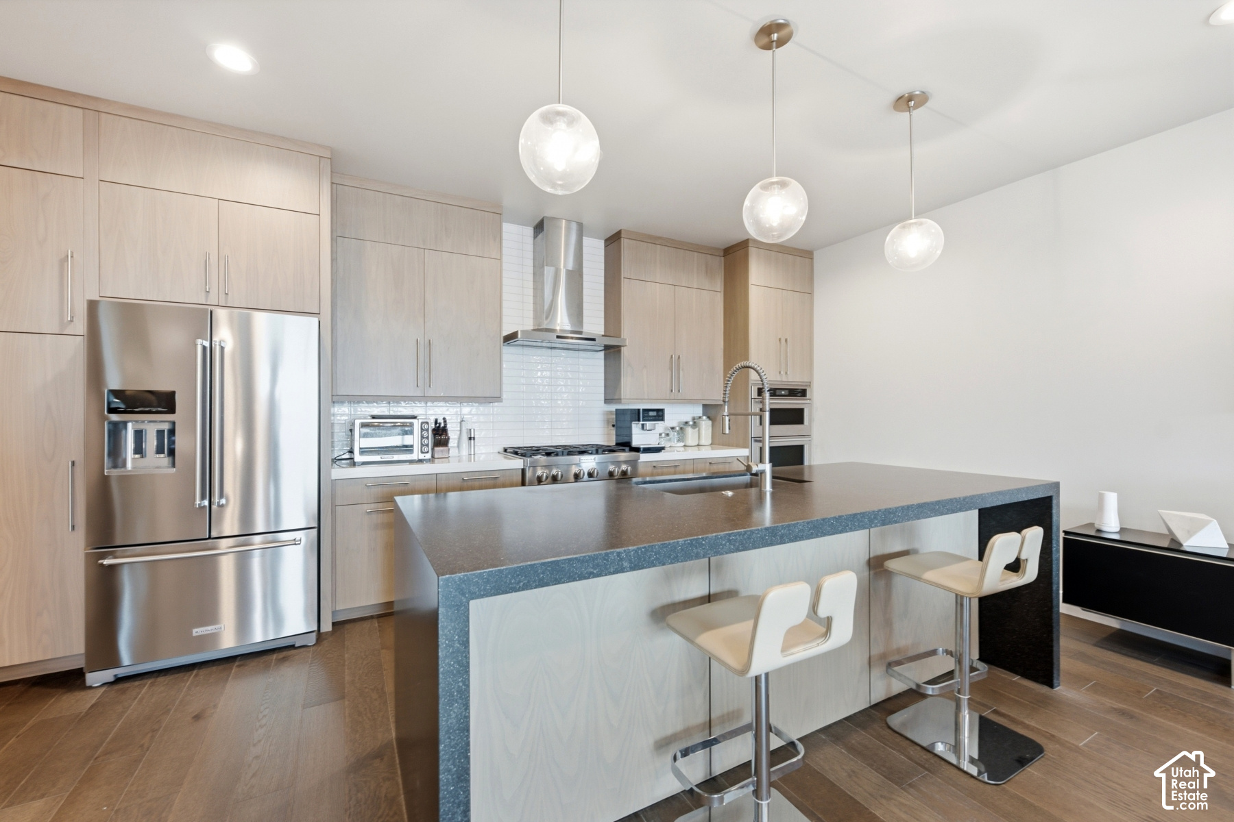 main property photo 5