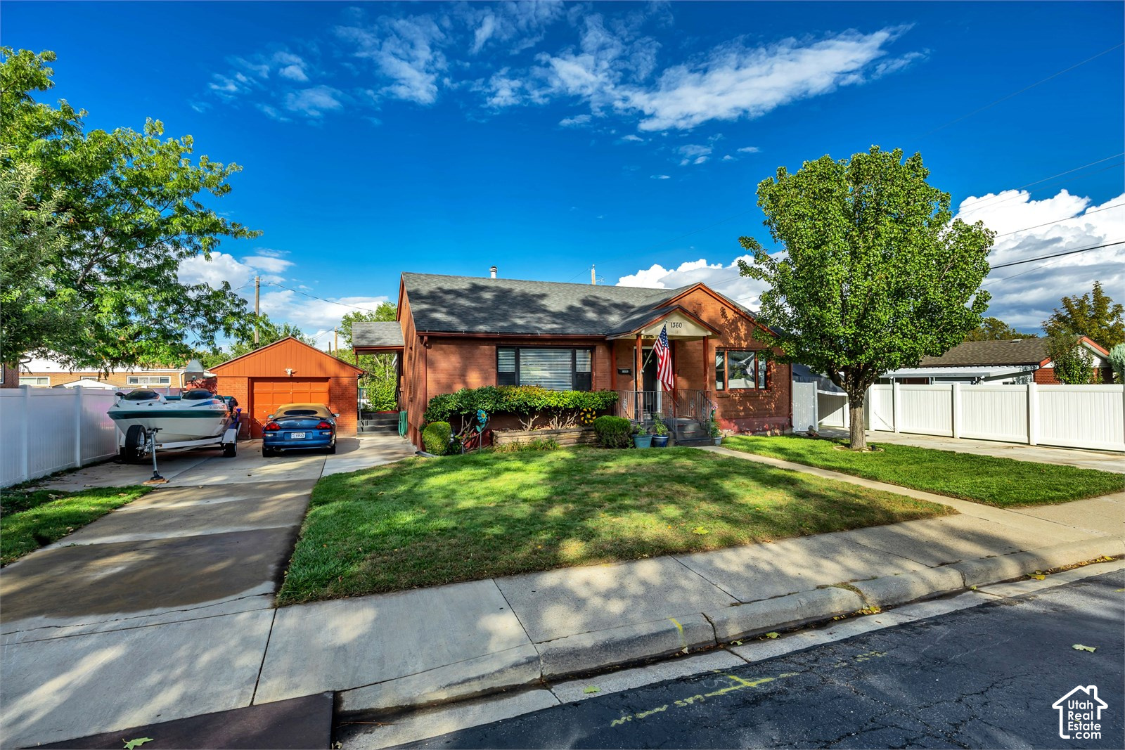 main property photo 23